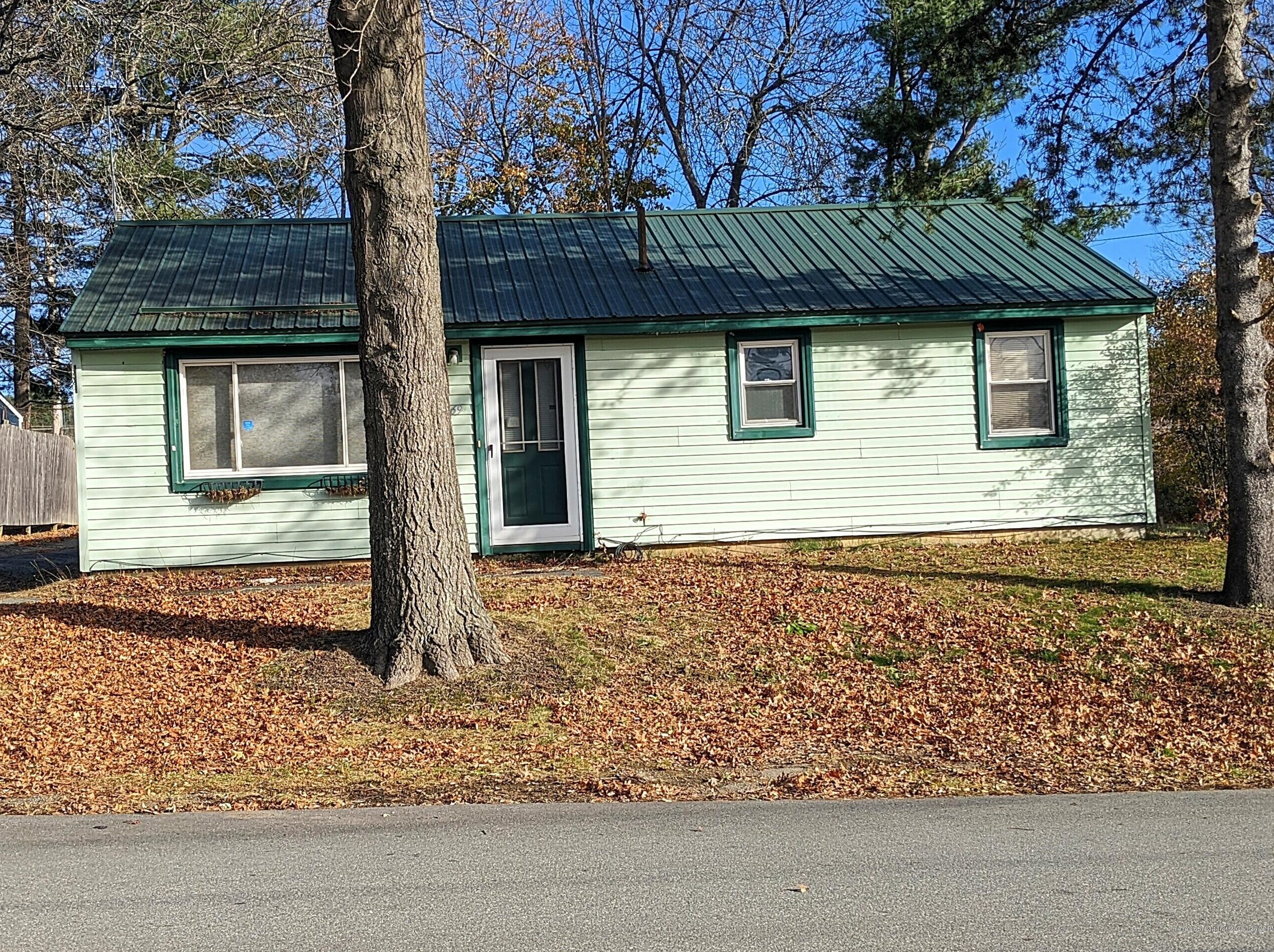 69 Thornton Rd, Bangor, ME 04401-3333
