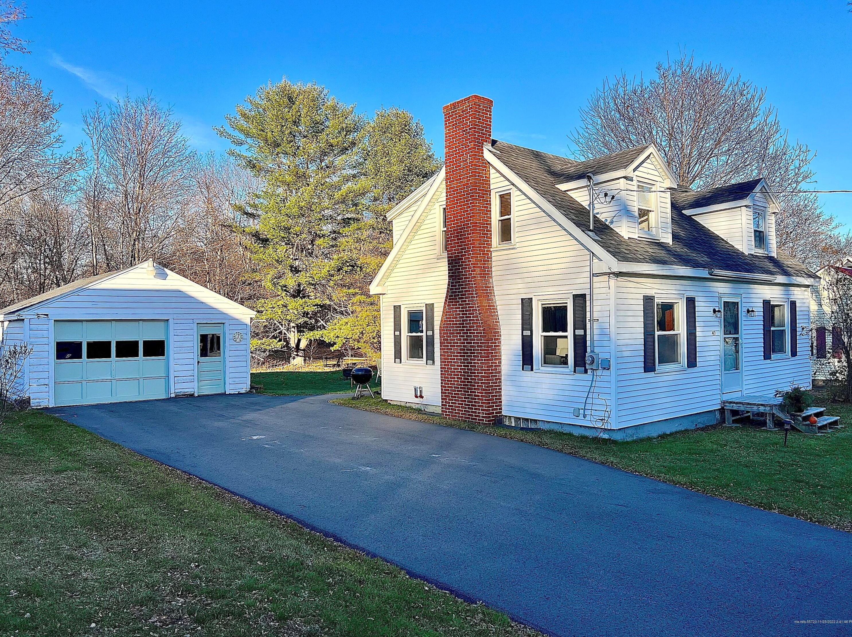 40 Pleasant St, Newburgh ME  04444-1217 exterior