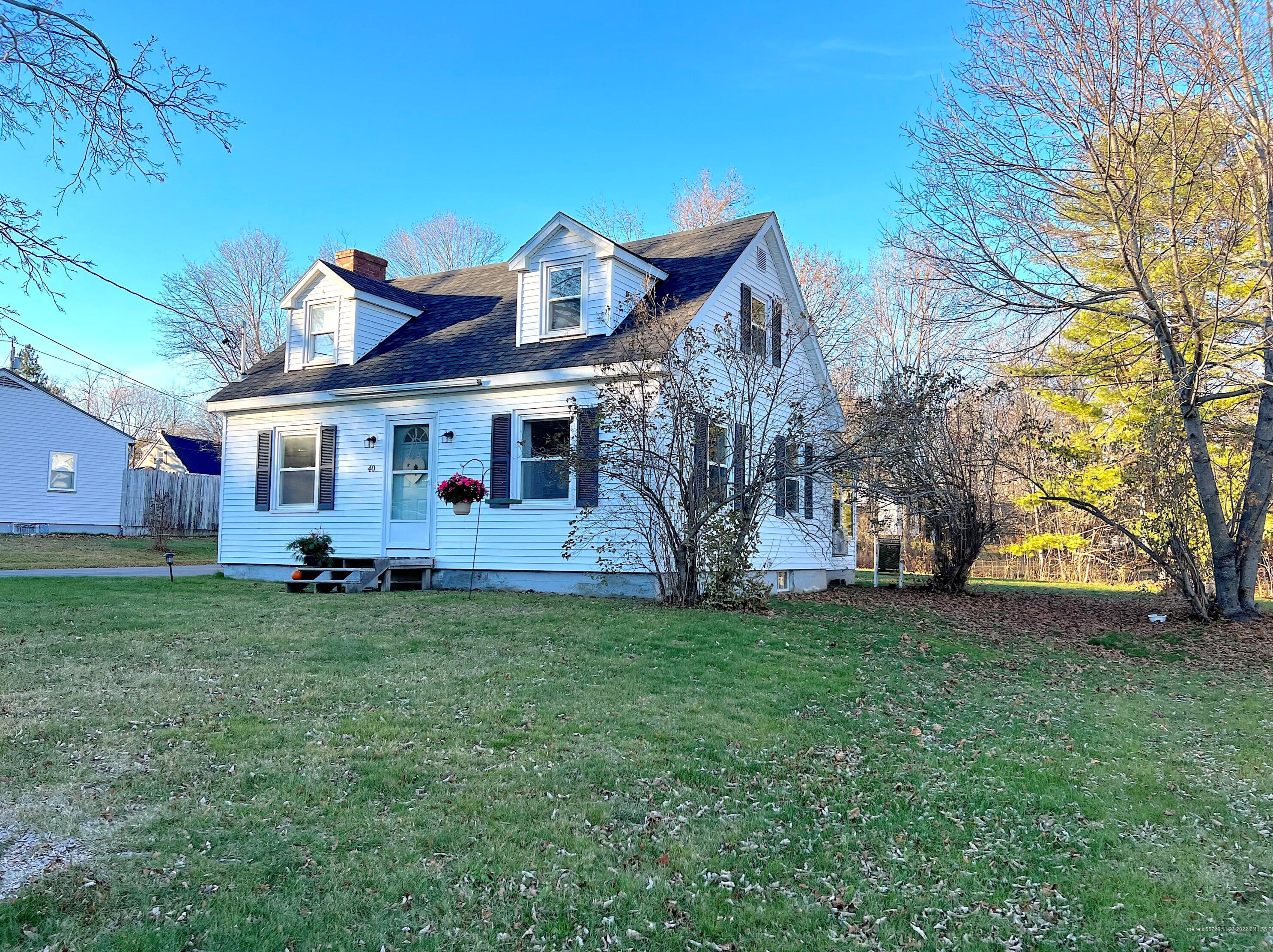 40 Pleasant St, Newburgh ME  04444-1217 exterior