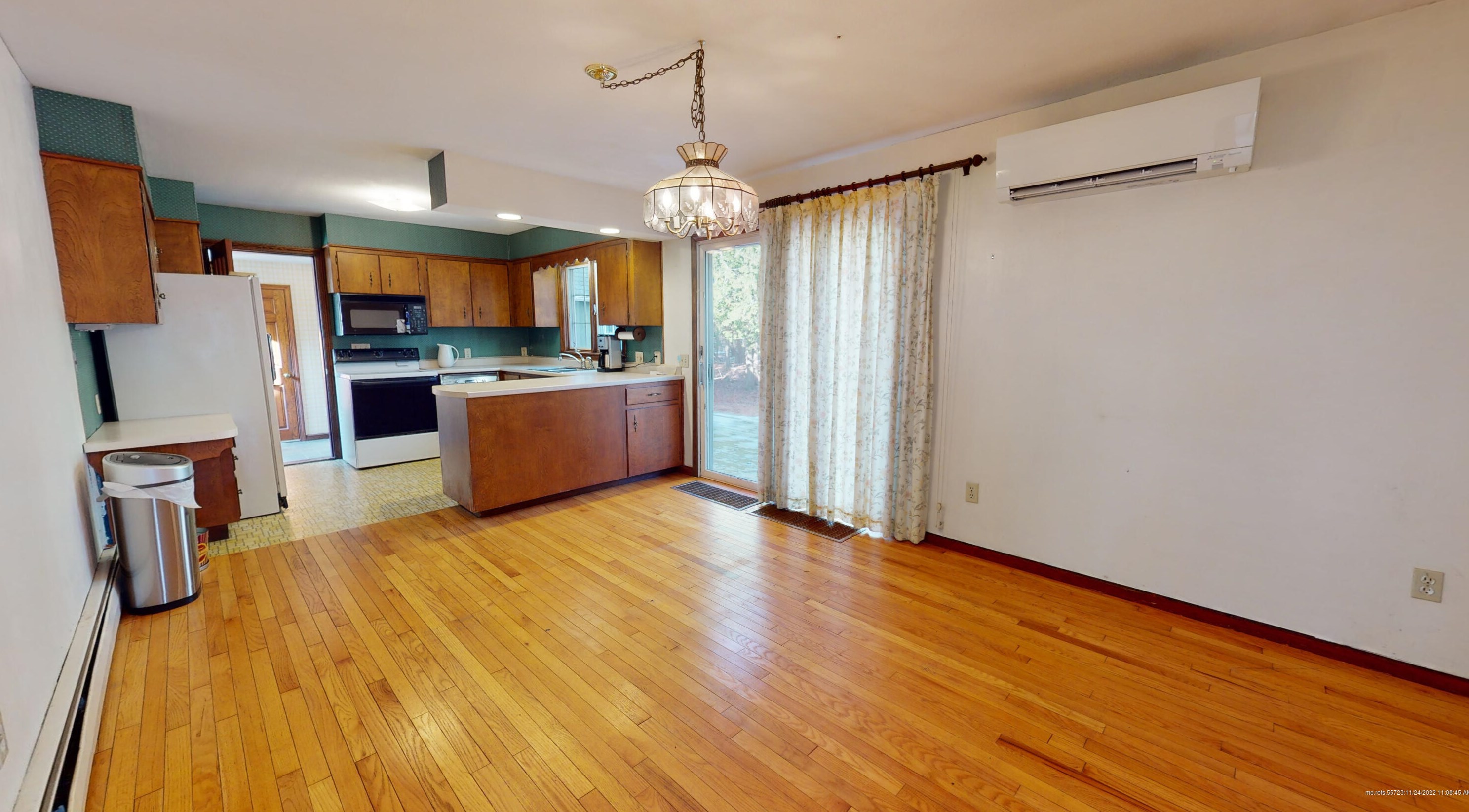 19 Lexington Rd, Orono, ME 04473