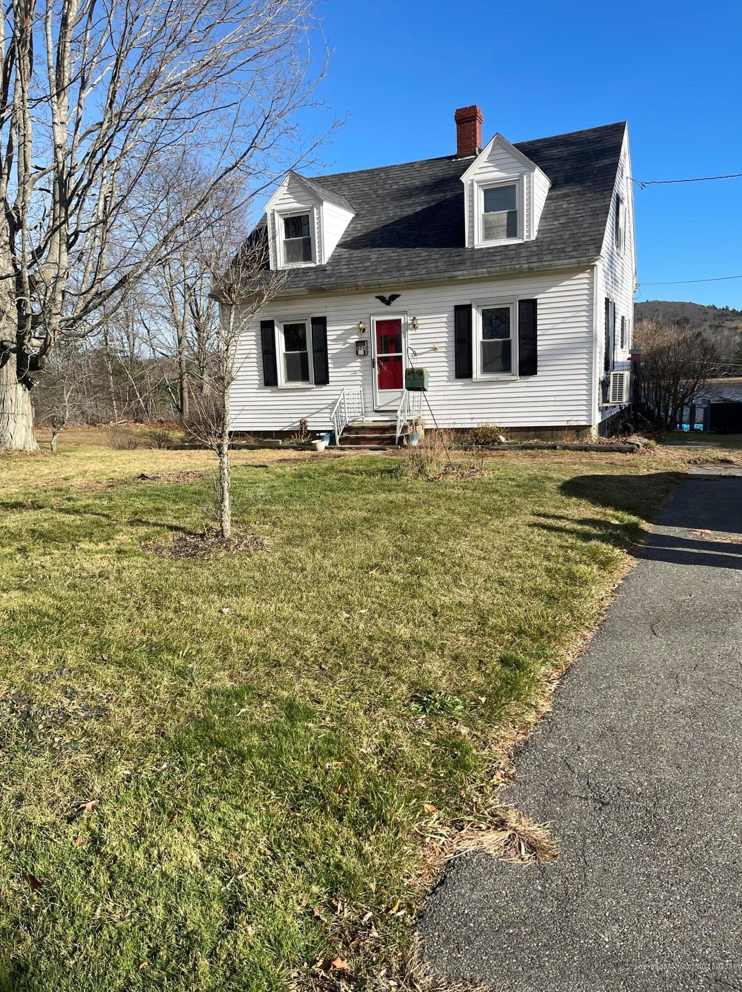 839 N Main St, Winterport, ME 04496