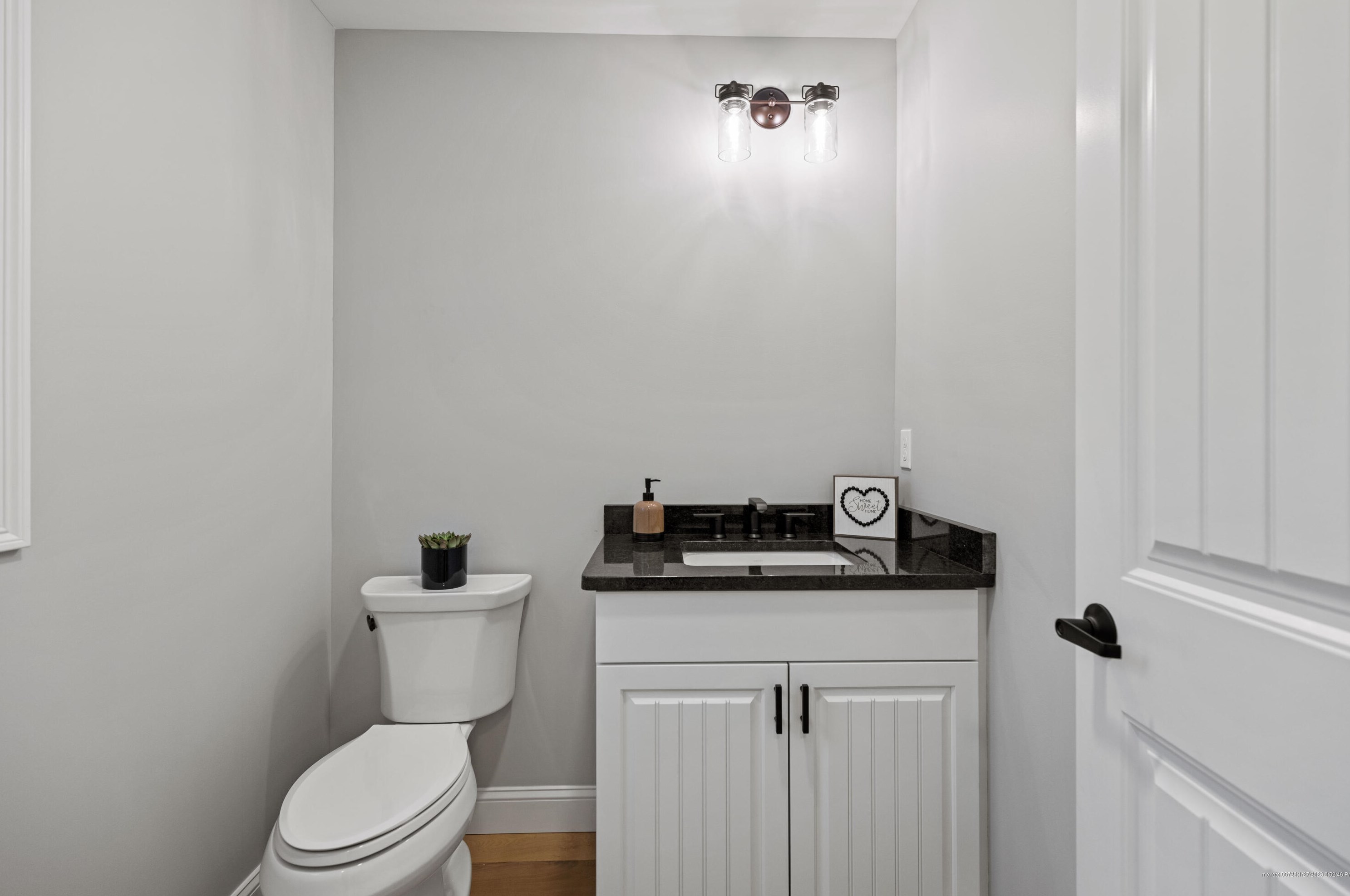 20 Strawberry Ln, Windham ME  04062-5088 exterior