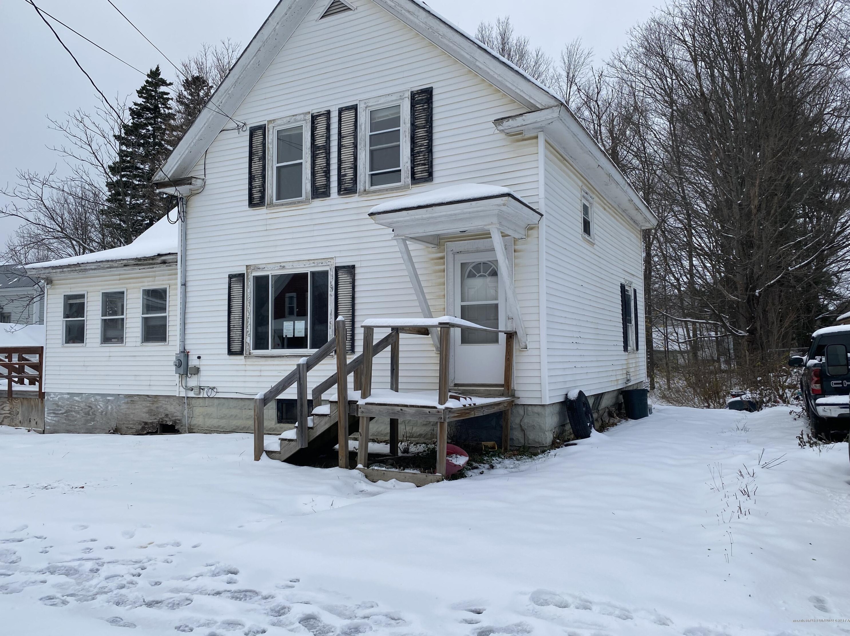 2 Watson Ave, Houlton, ME 04730
