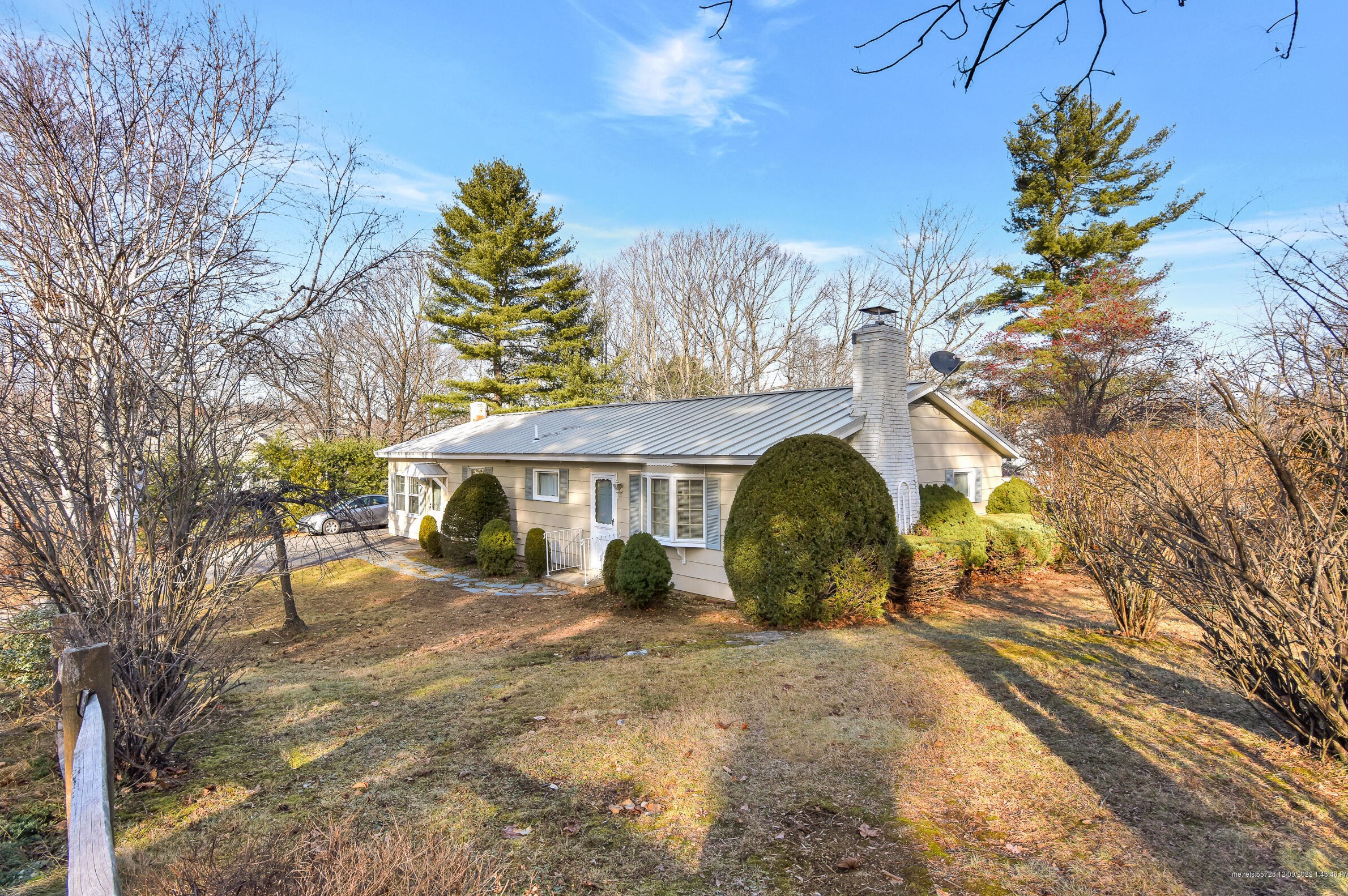 24 Summit St, Auburn, ME 04210