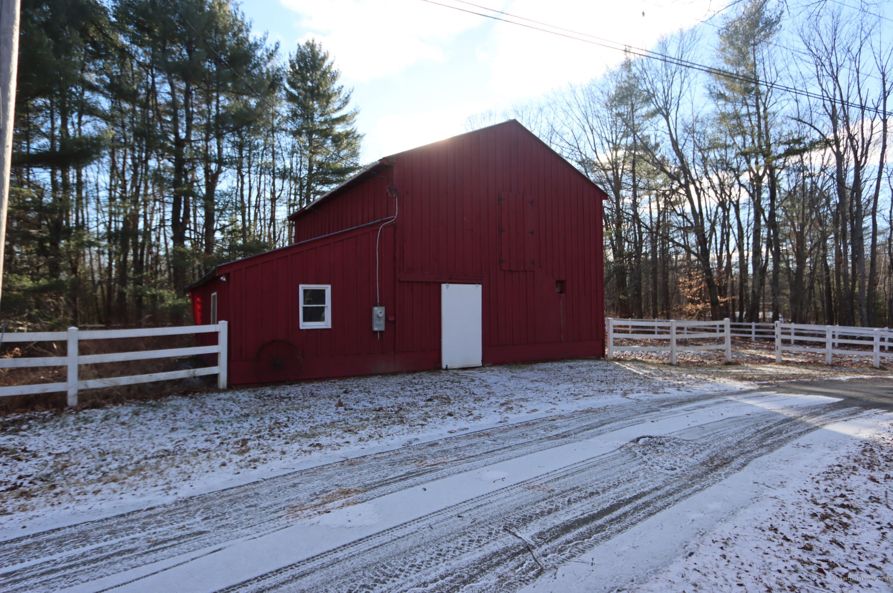 14 Rioux Dr, Leeds ME  04263-3943 exterior