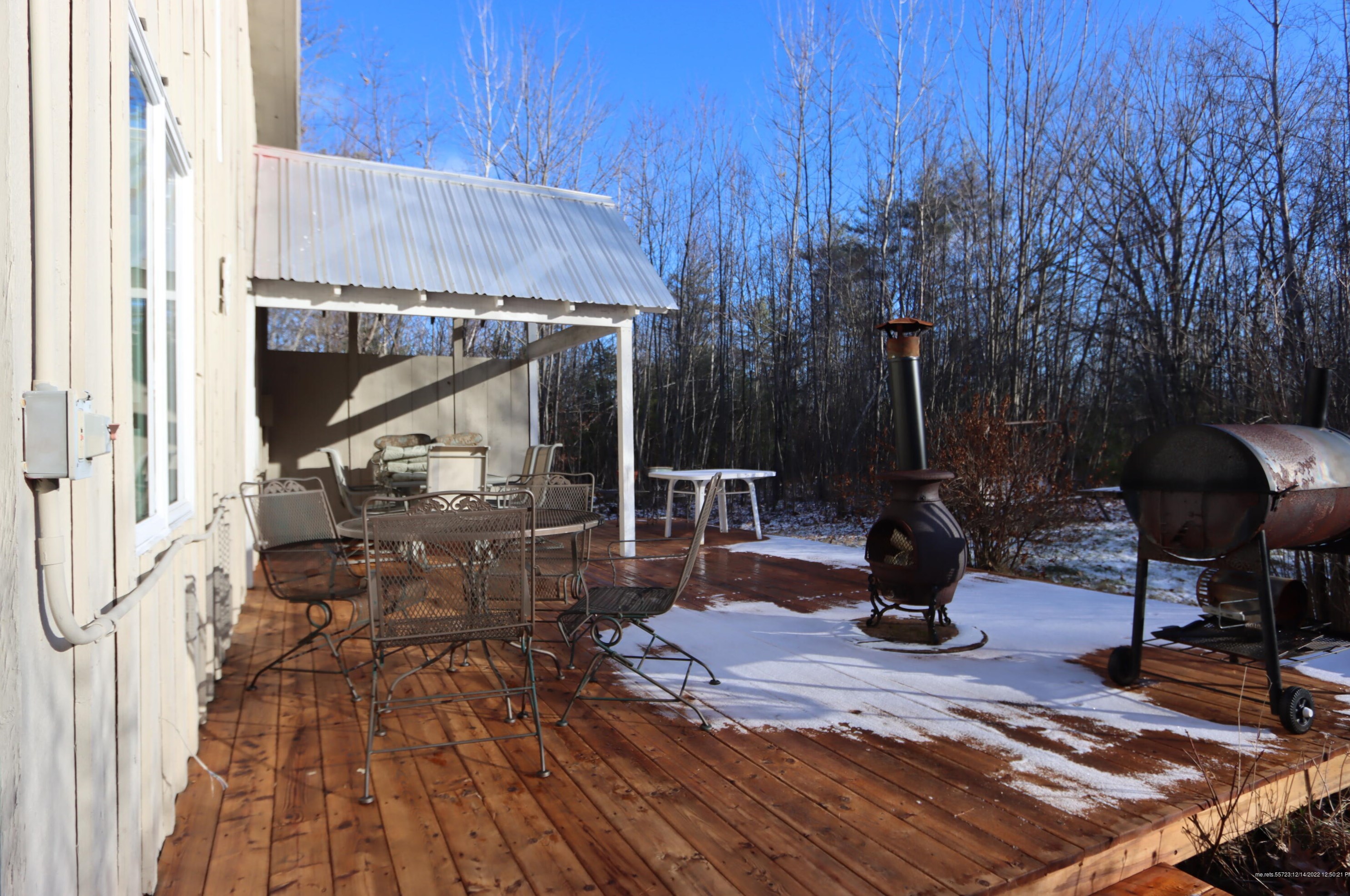 14 Rioux Dr, Leeds ME  04263-3943 exterior