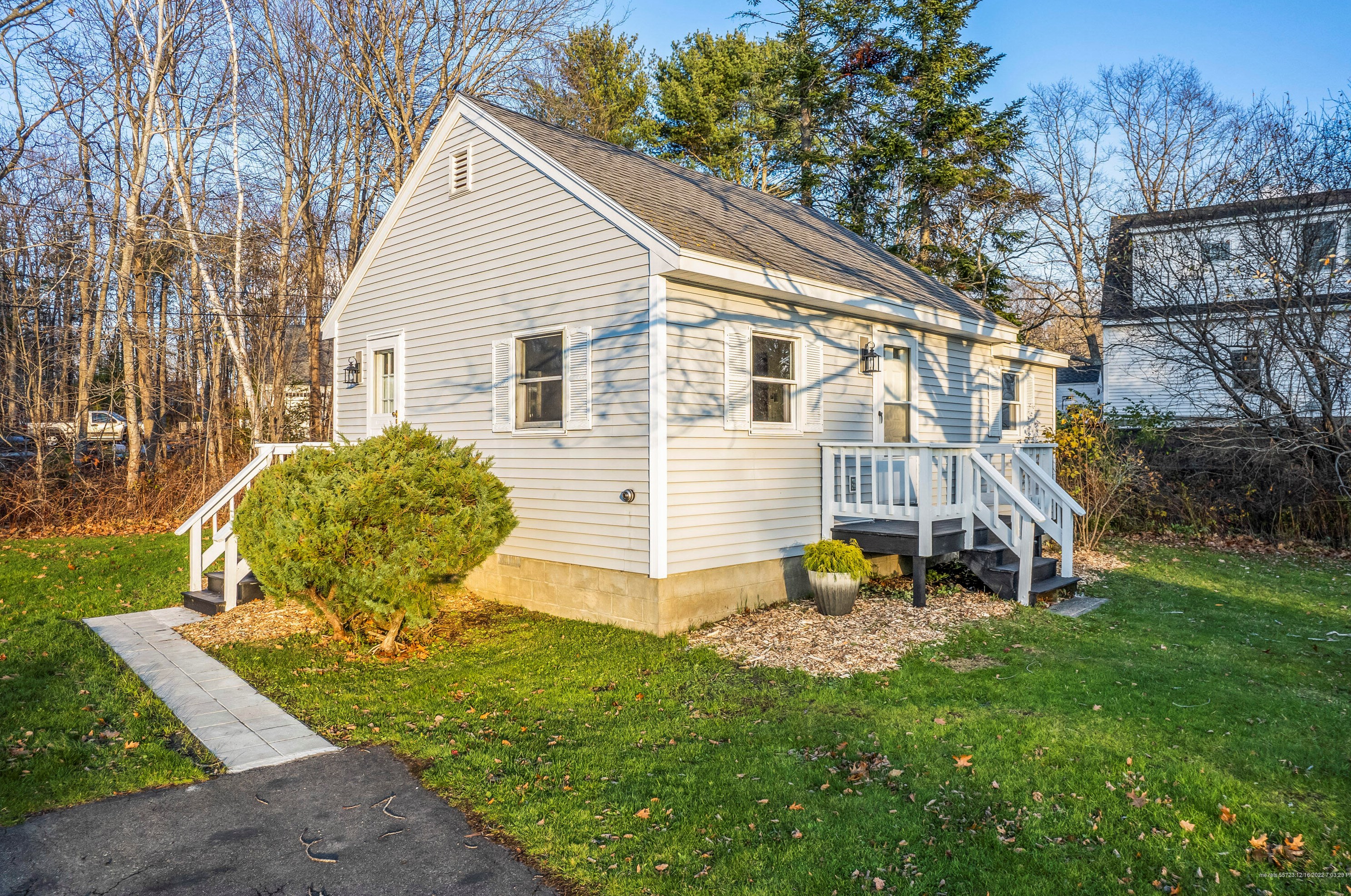 22 Pier Rd, Kennebunkport, ME 04046-6913