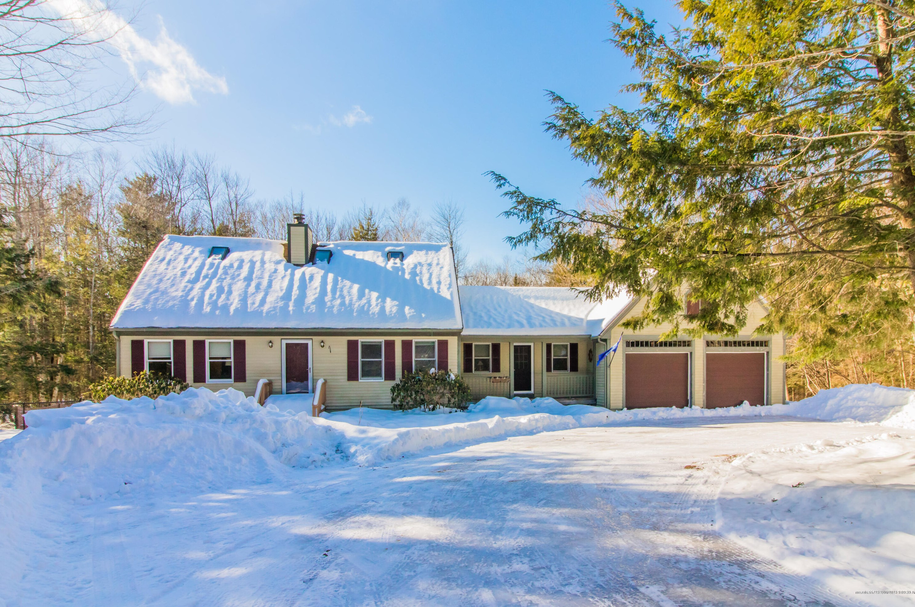 17 Curtis Rd, Freeport, ME 04032