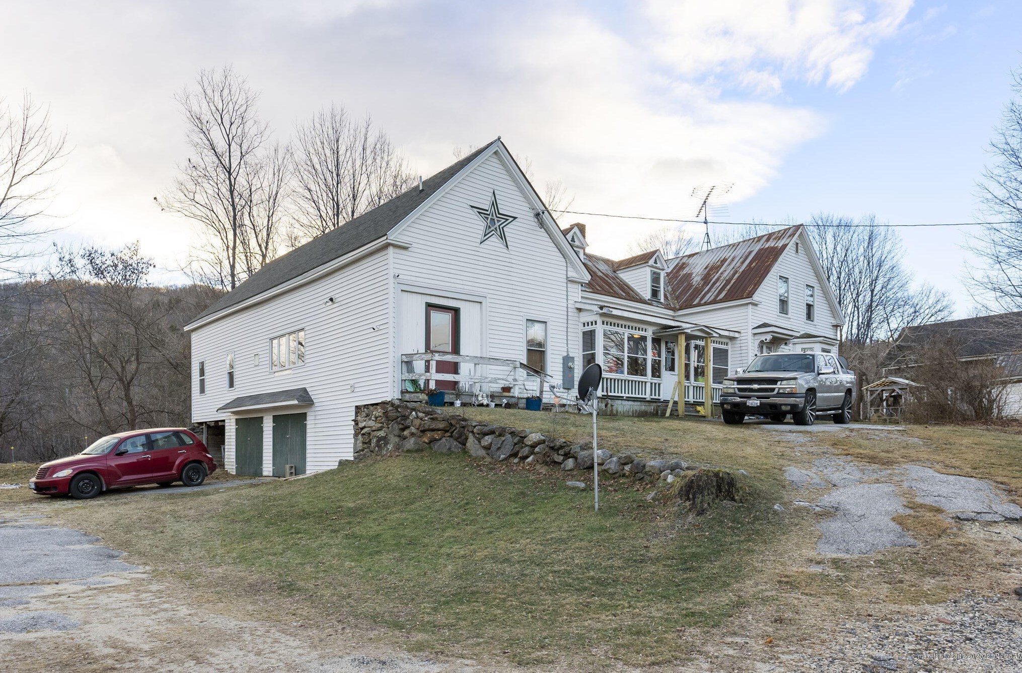 55 Front St, Sumner, ME 04292