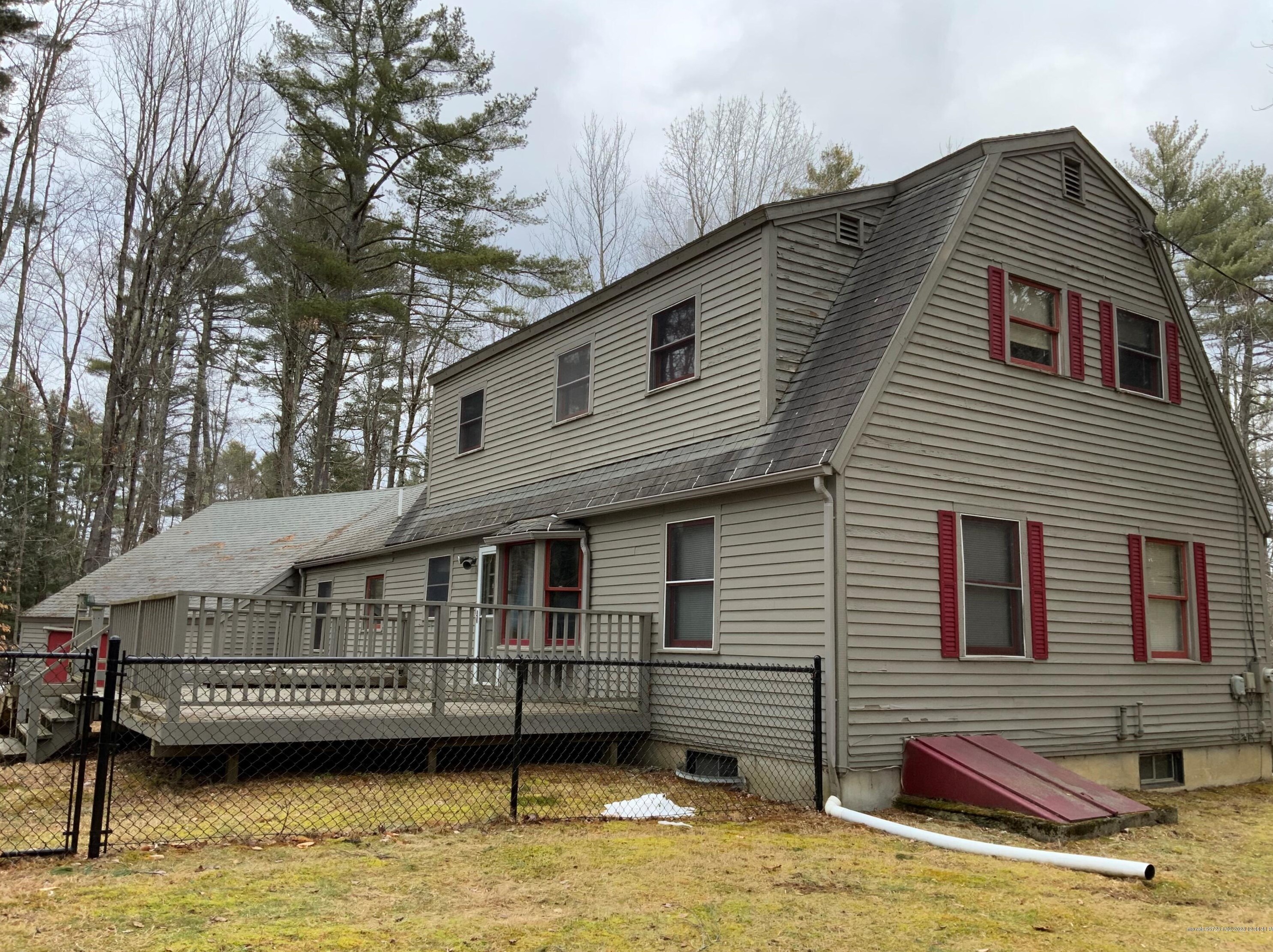 105 Nottingham Rd, Winthrop, ME 04364