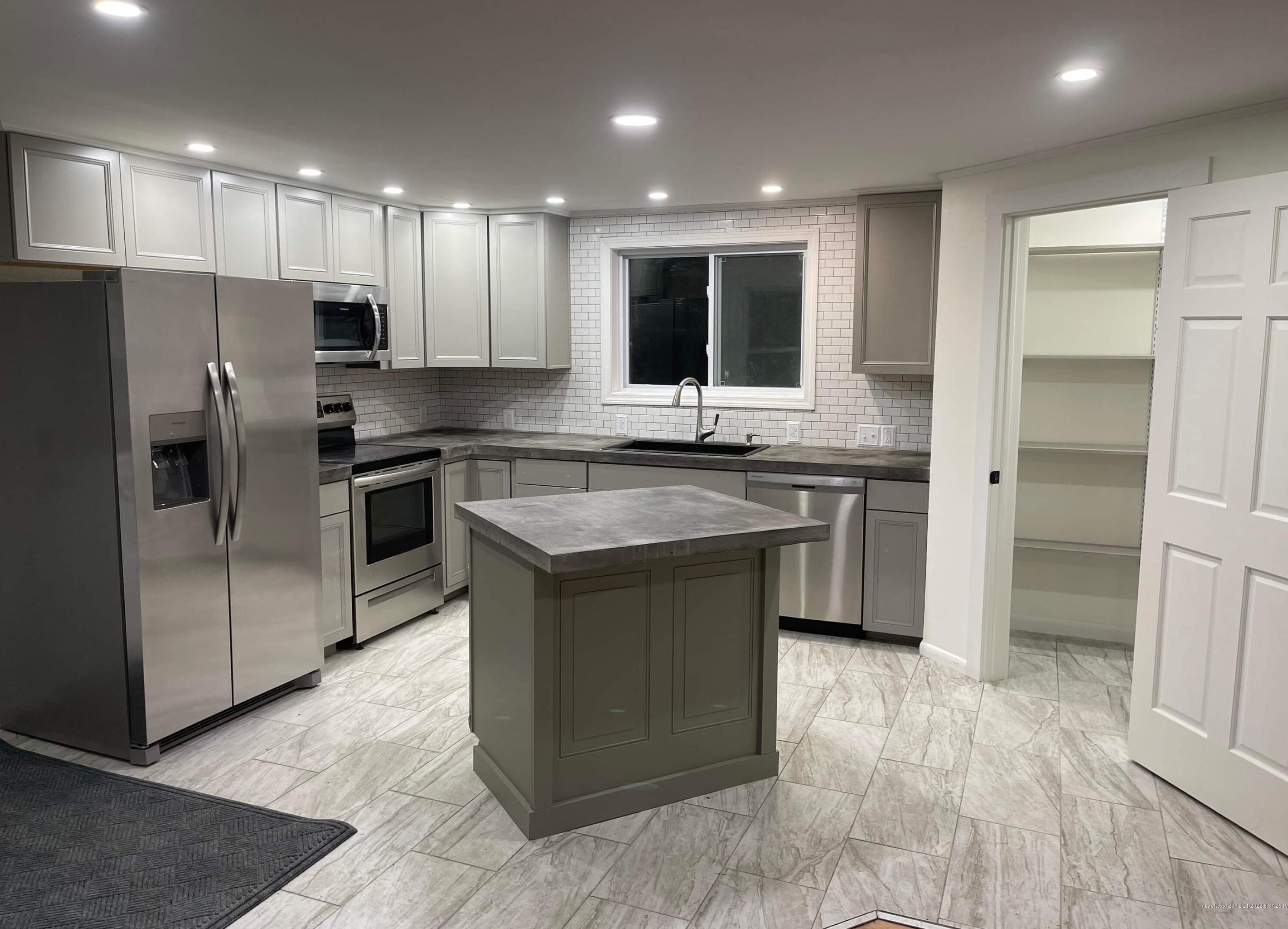 42 Maple St, Bangor, ME 04401