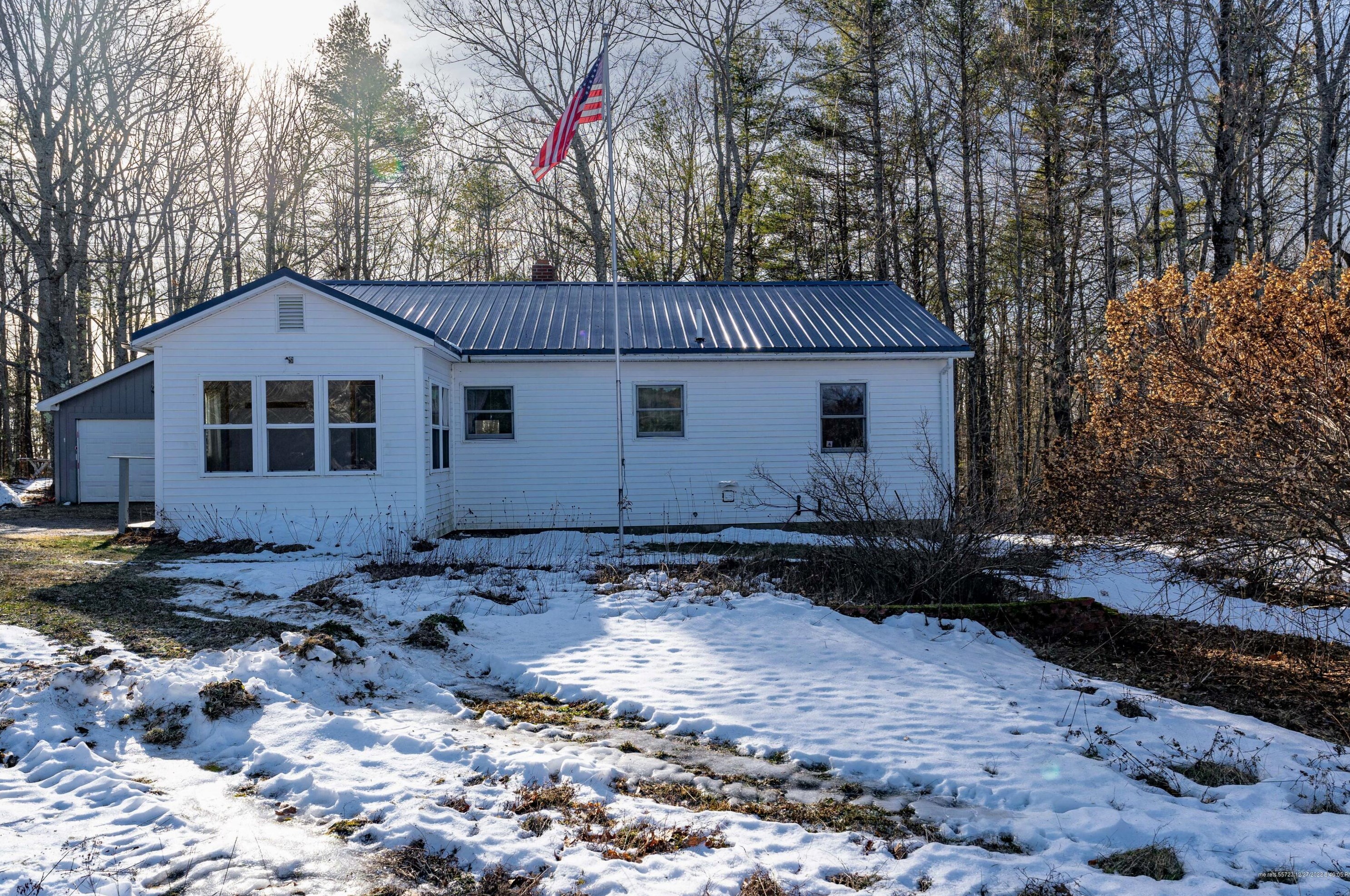 21 Sylvester Ln, Readfield, ME 04355-3027