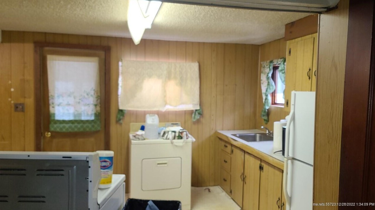 21 Grove St, Waterville, ME 04901