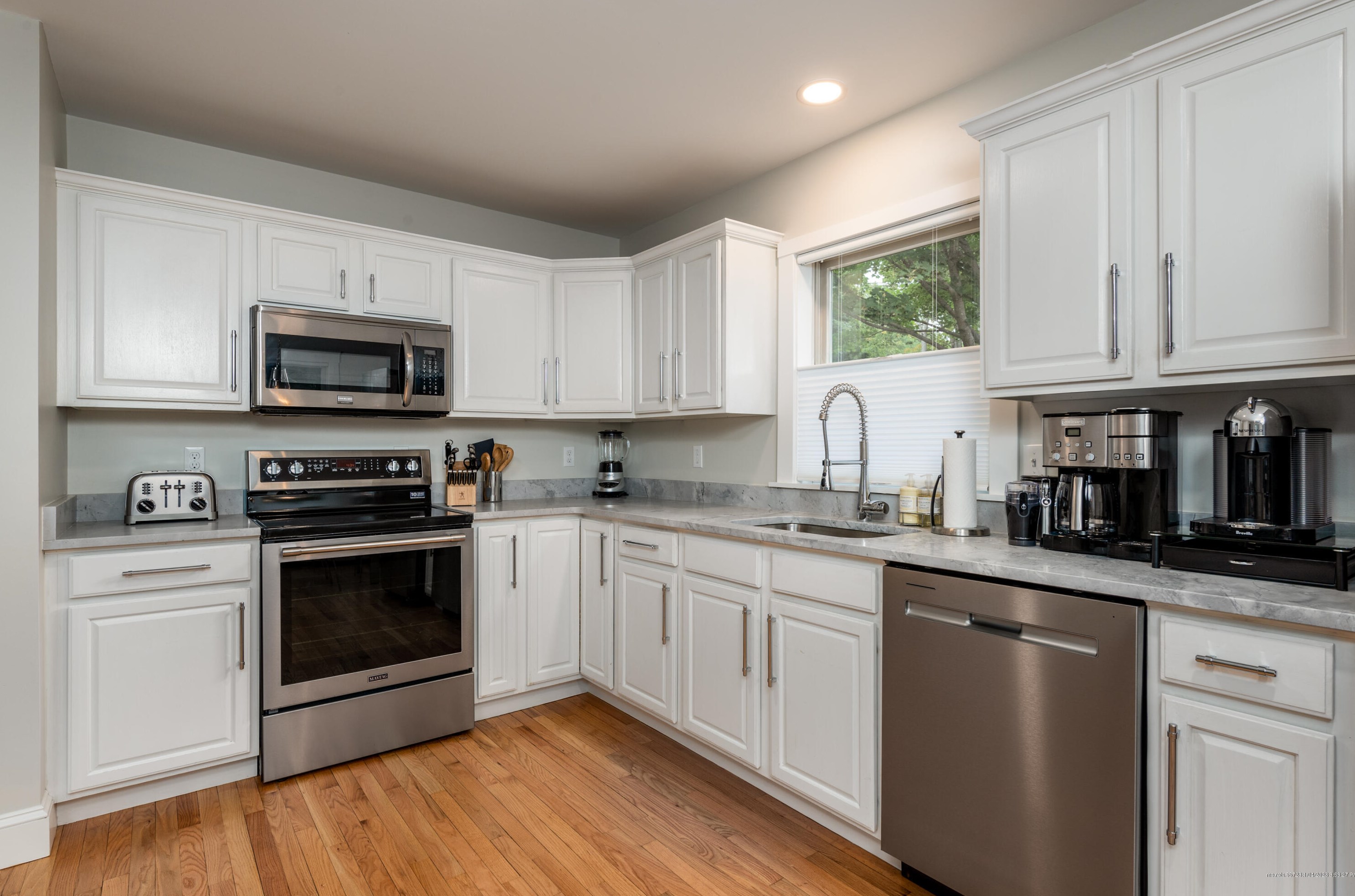 41 Park St, Freeport, ME 04032