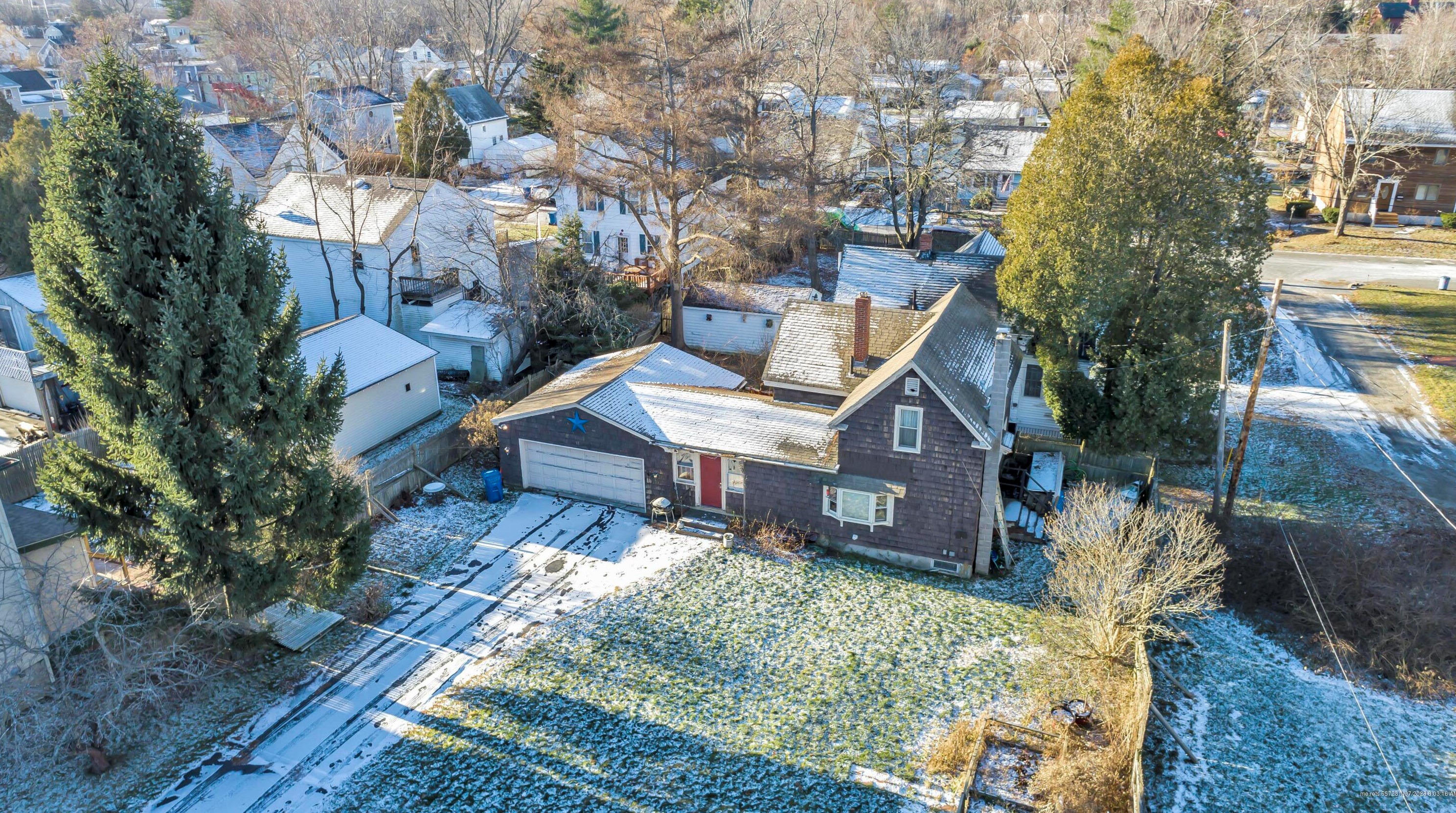 54 Wordsworth St, Portland, ME 04103-5428