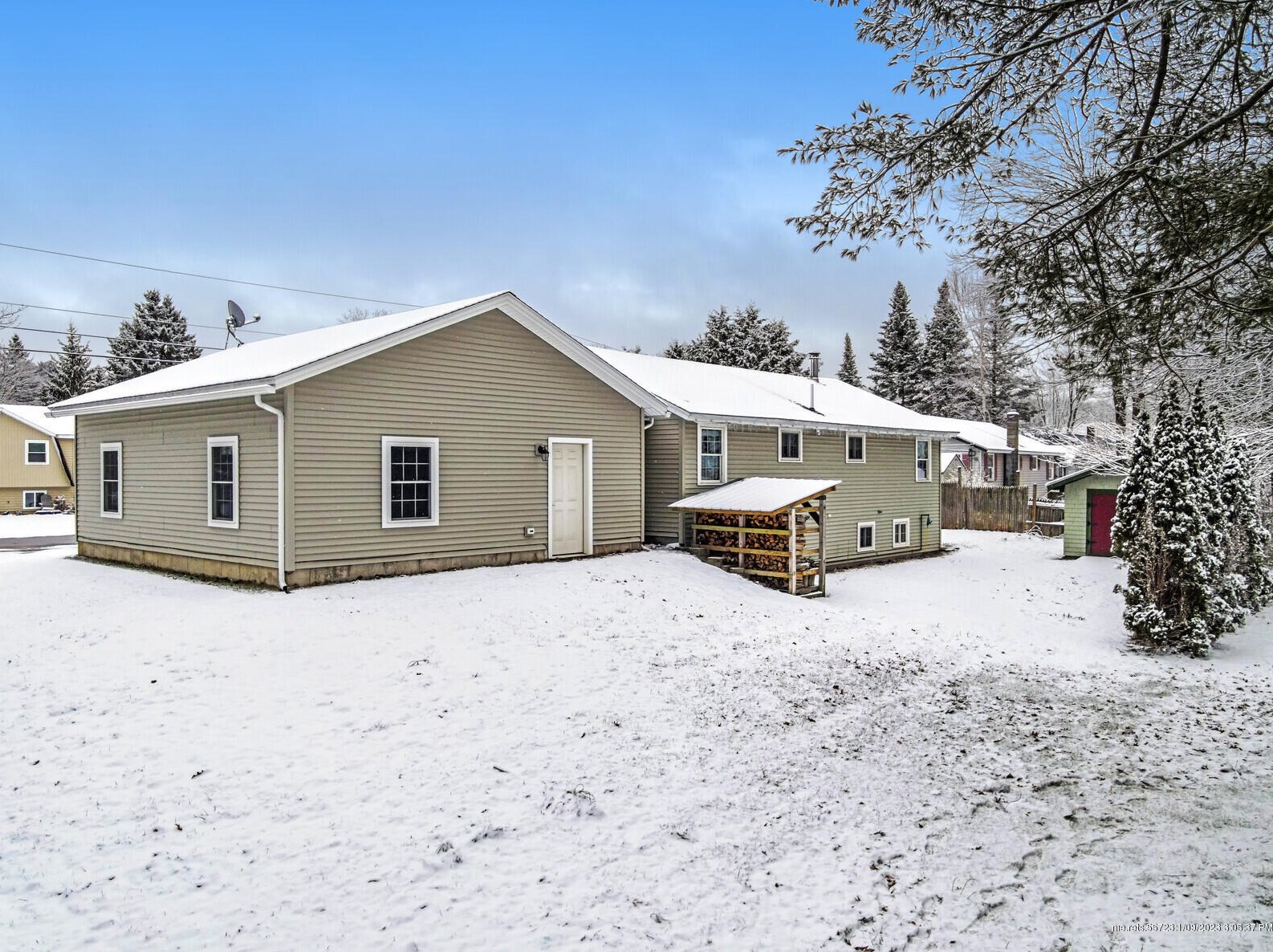 42 East Ave, Lisbon, ME 04252