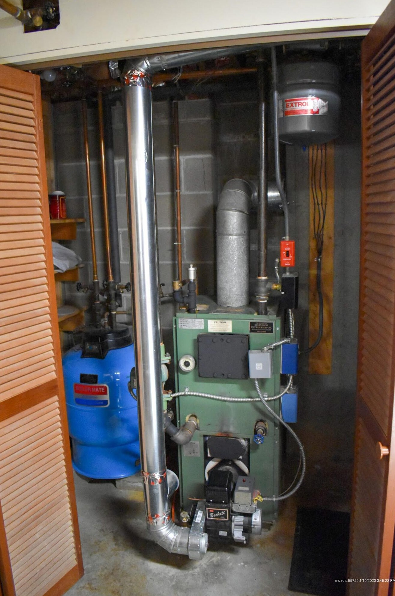 783 Milo Rd, Sebec ME 04426-3238 exterior