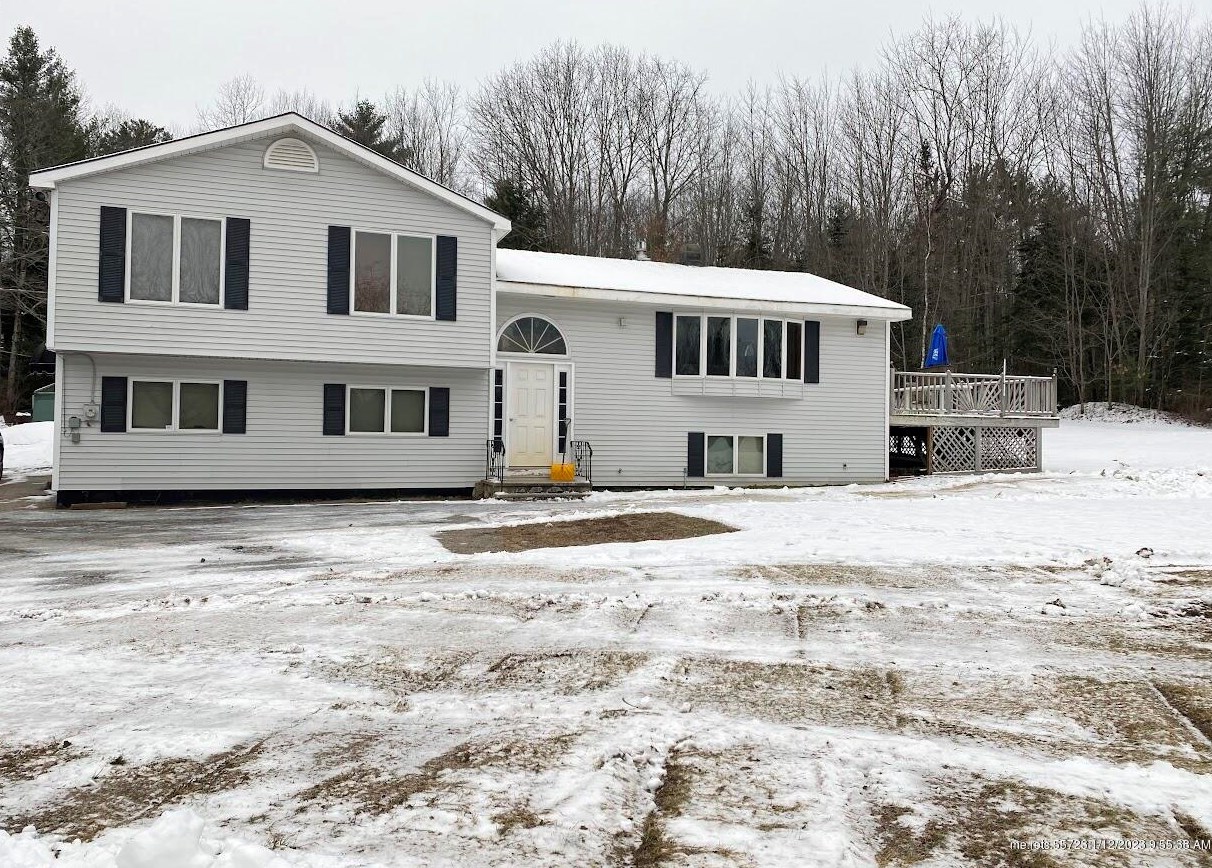 226 Poland Spring Rd, Auburn ME  04210-8374 exterior