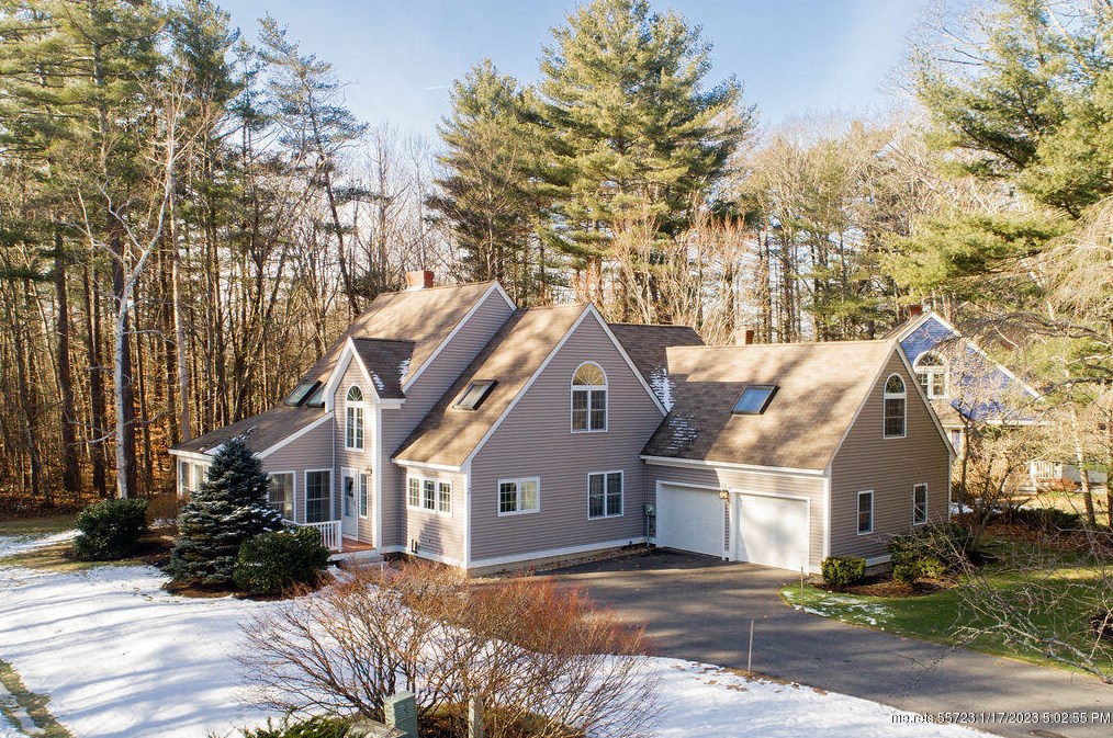 2 Ash Ln, York, ME 03909