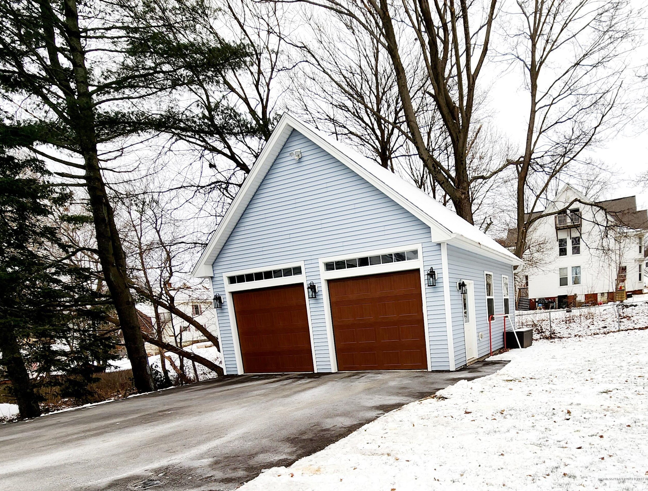 61 5th St, Bangor ME 04401-6023 exterior