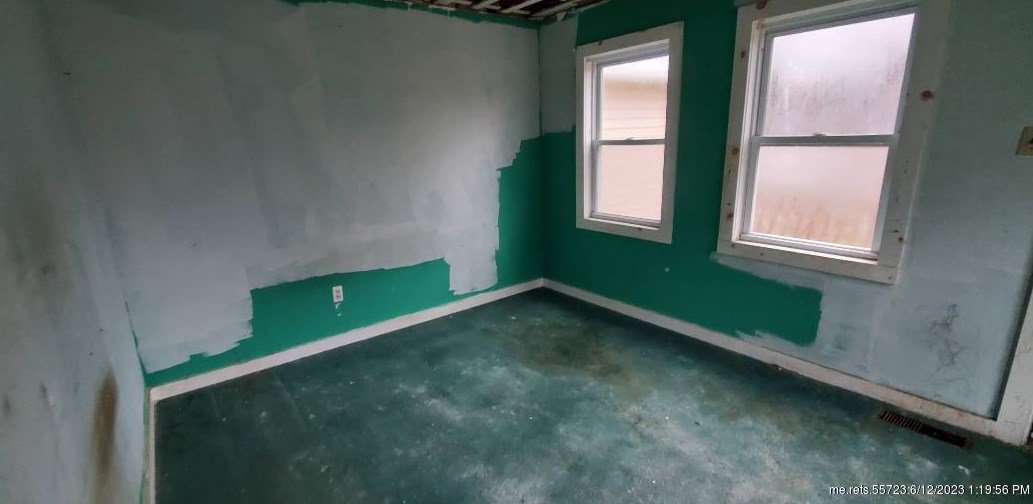 125 Main Rd, Milford, ME 04461