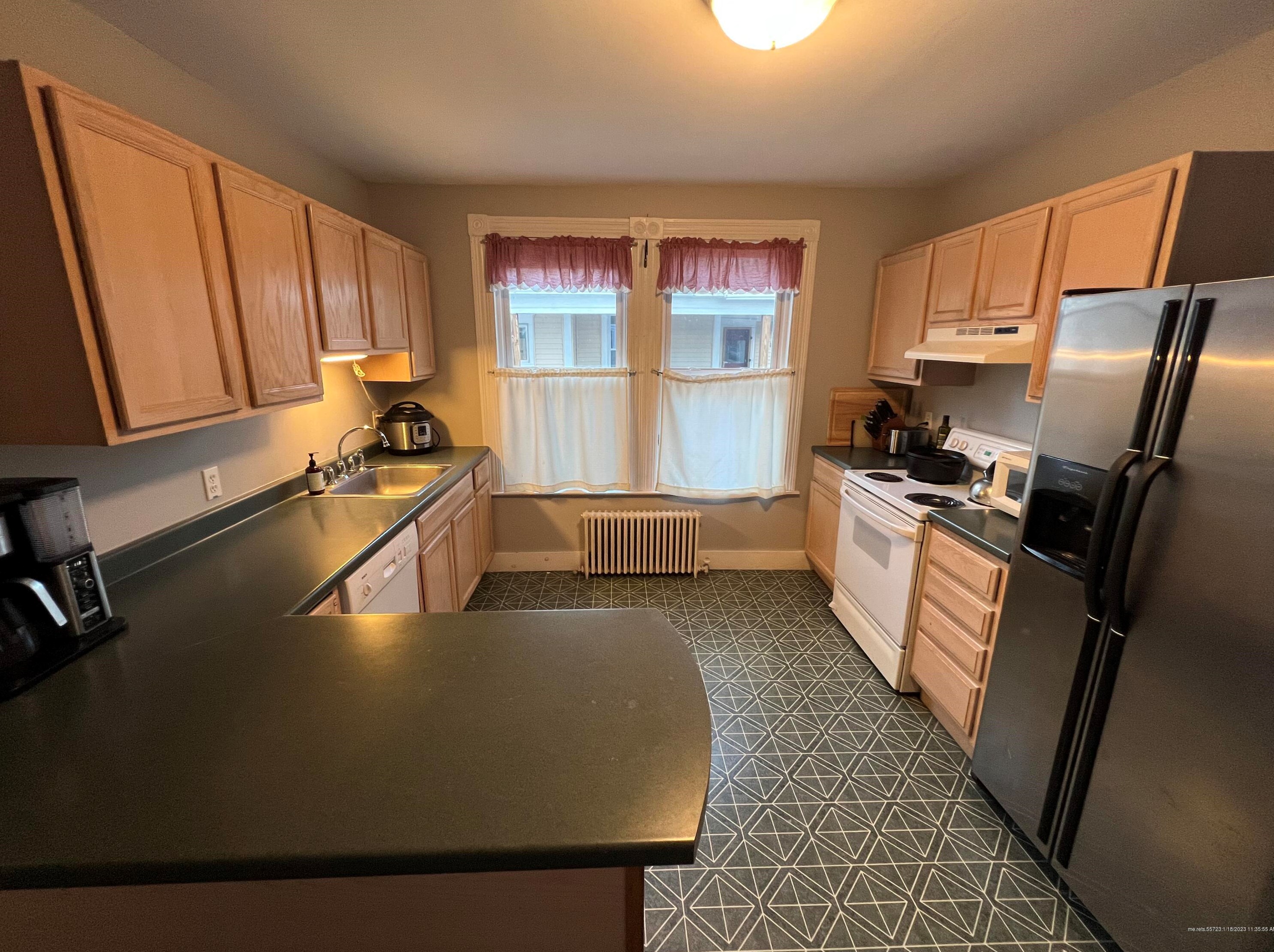 115 Lake St, Auburn, ME 04210