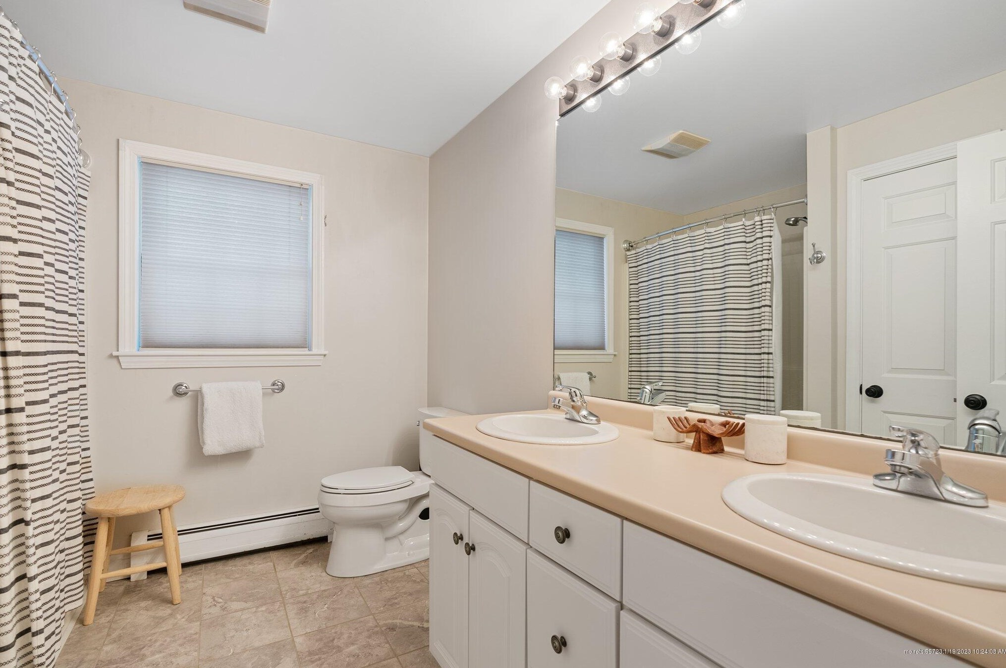 6 Blueberry Dr, Portland ME  04106-6892 exterior