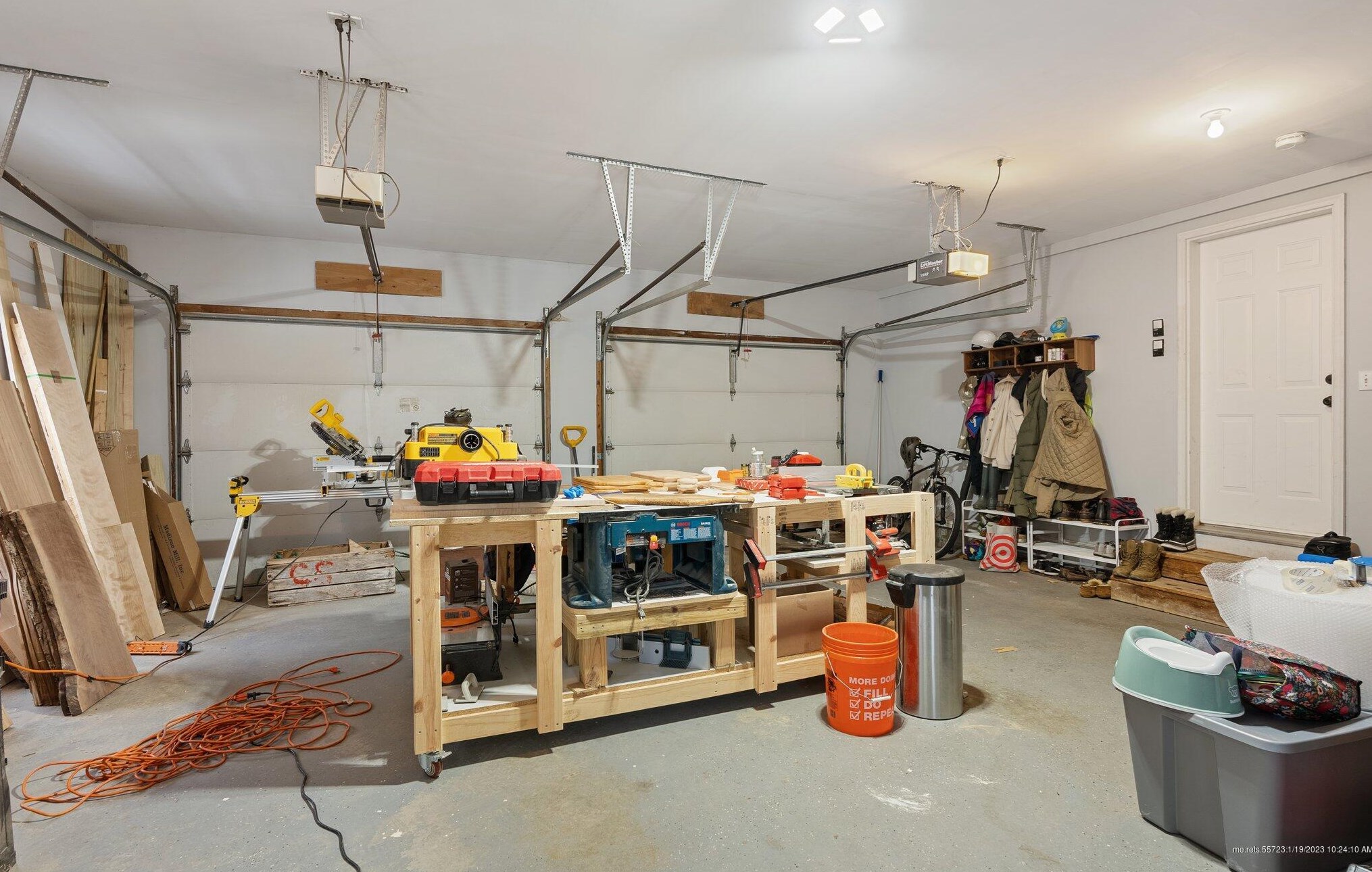 6 Blueberry Dr, Portland ME  04106-6892 exterior