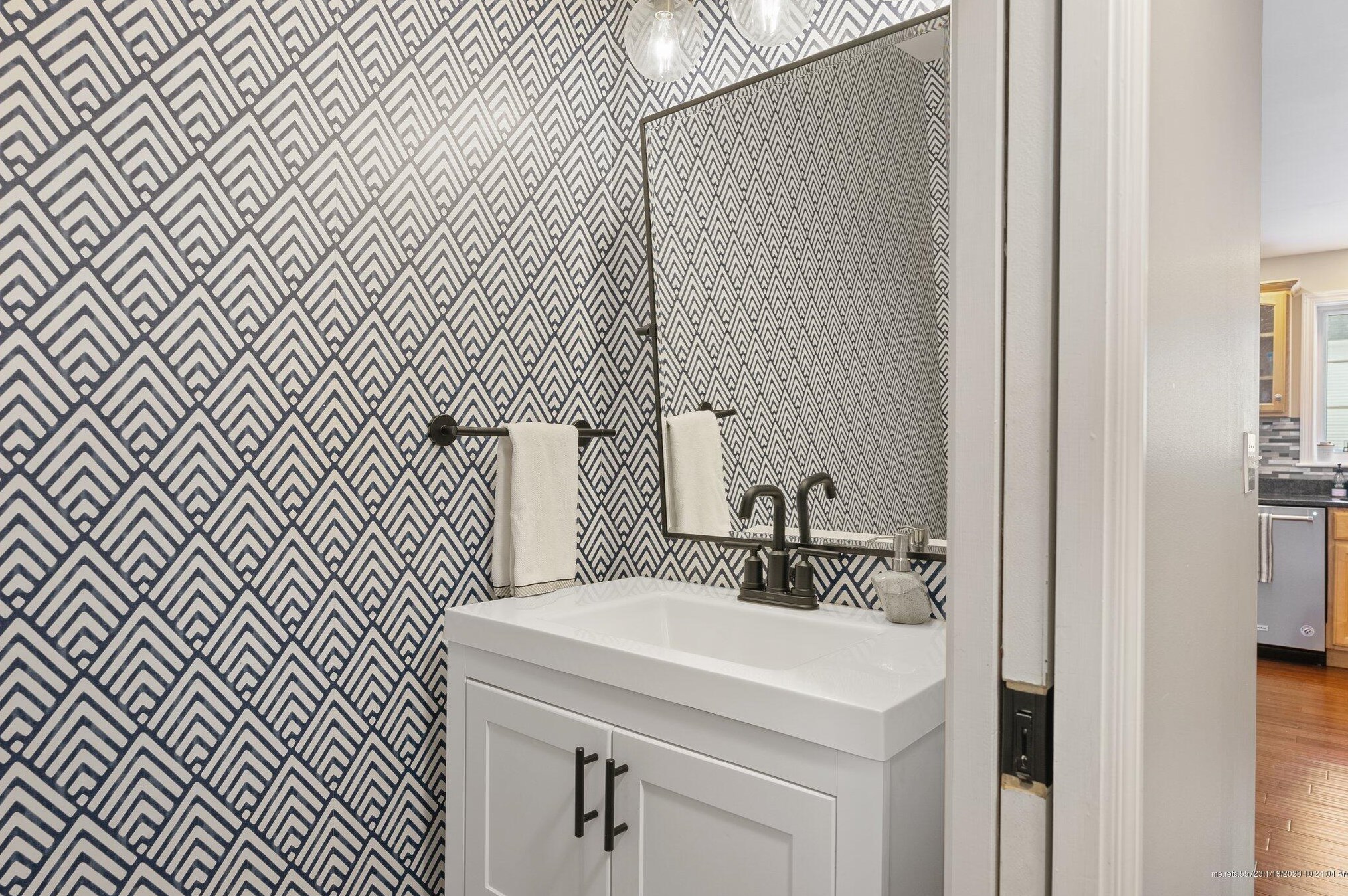 6 Blueberry Dr, Portland ME  04106-6892 exterior