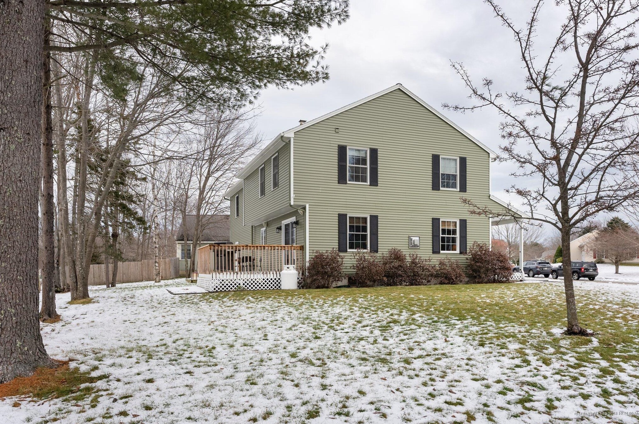 6 Blueberry Dr, Portland ME  04106-6892 exterior