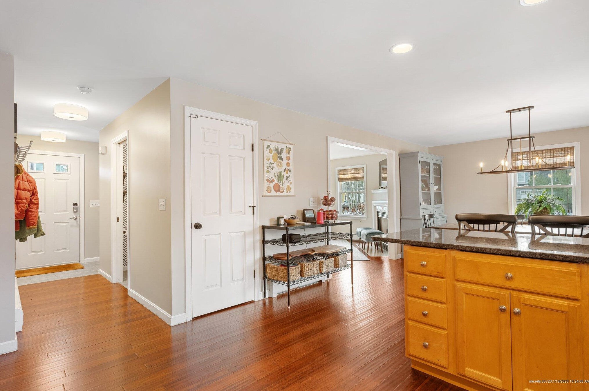 6 Blueberry Dr, Portland ME  04106-6892 exterior