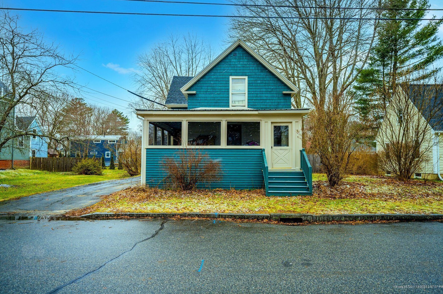 74 Devon St, Portland, ME 04102-1118