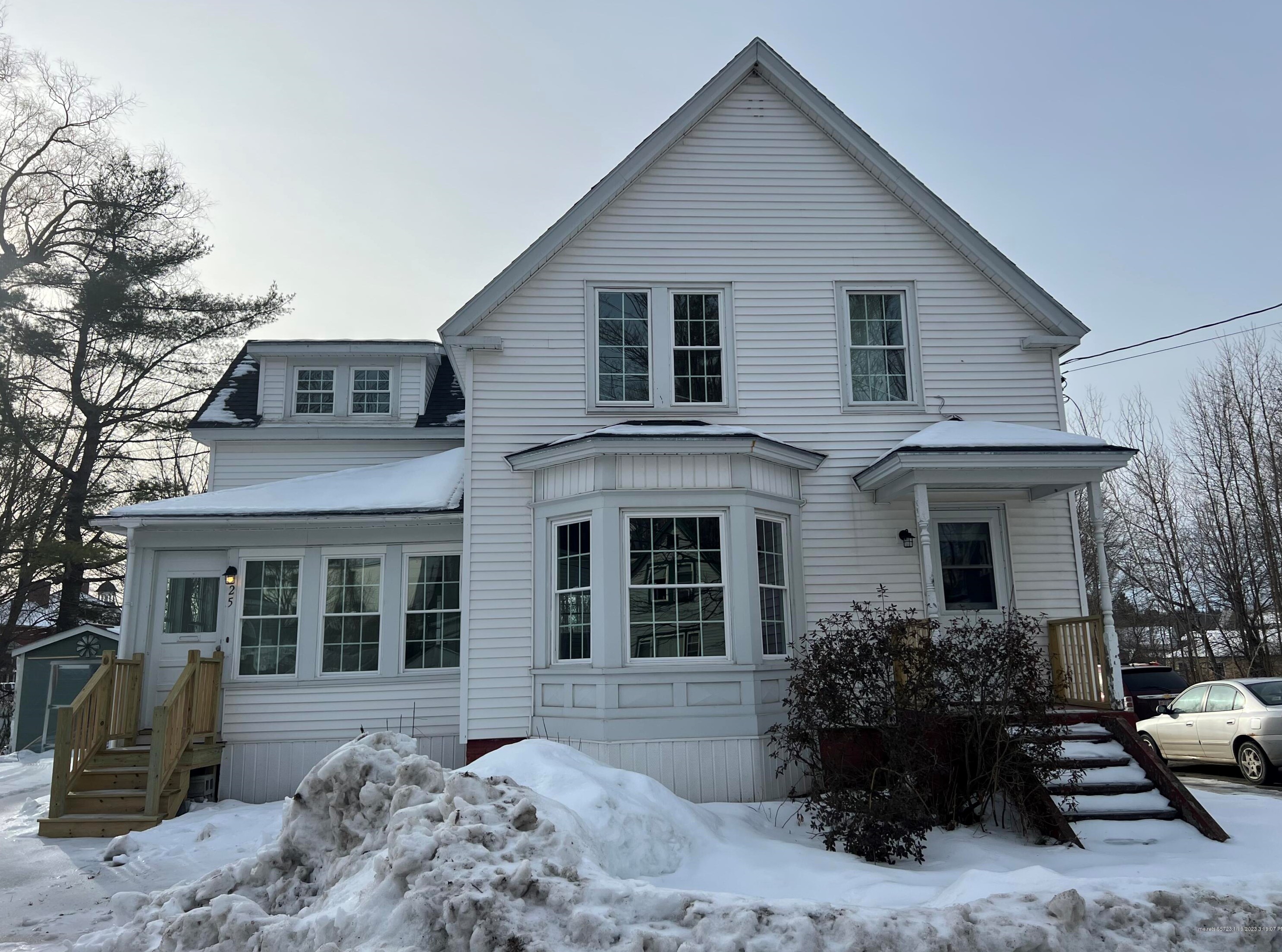25 Searles St, Livermore Falls, ME 04254