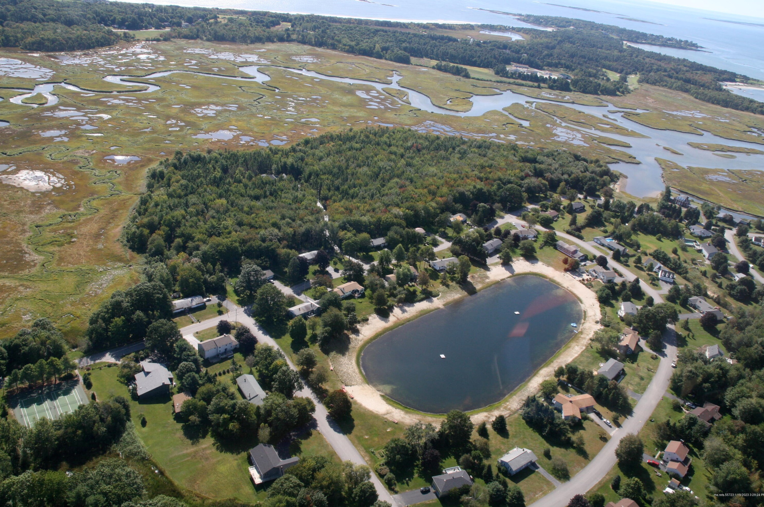 31 Old Neck Rd, Scarborough, ME 04074-9409