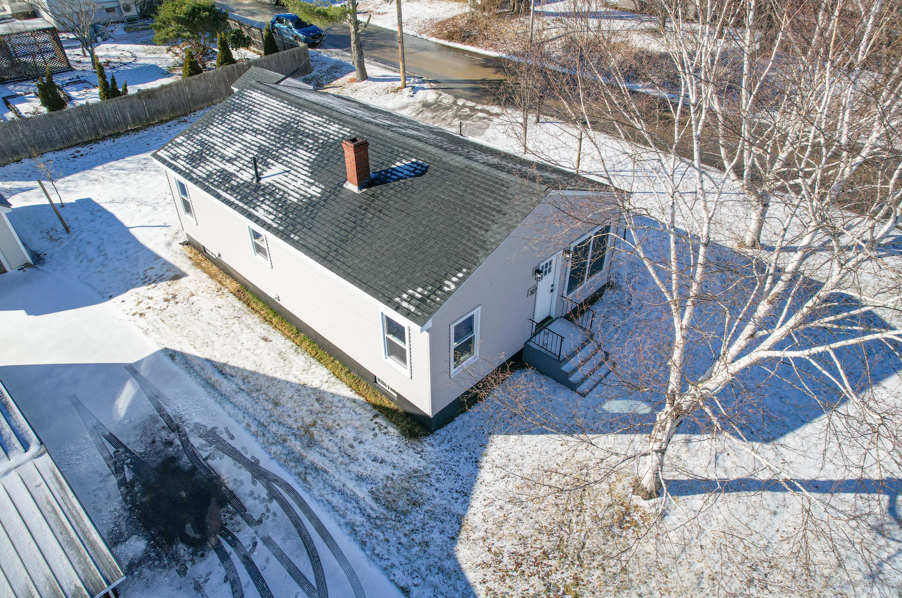 327 Pleasant St, Lewiston, ME 04240