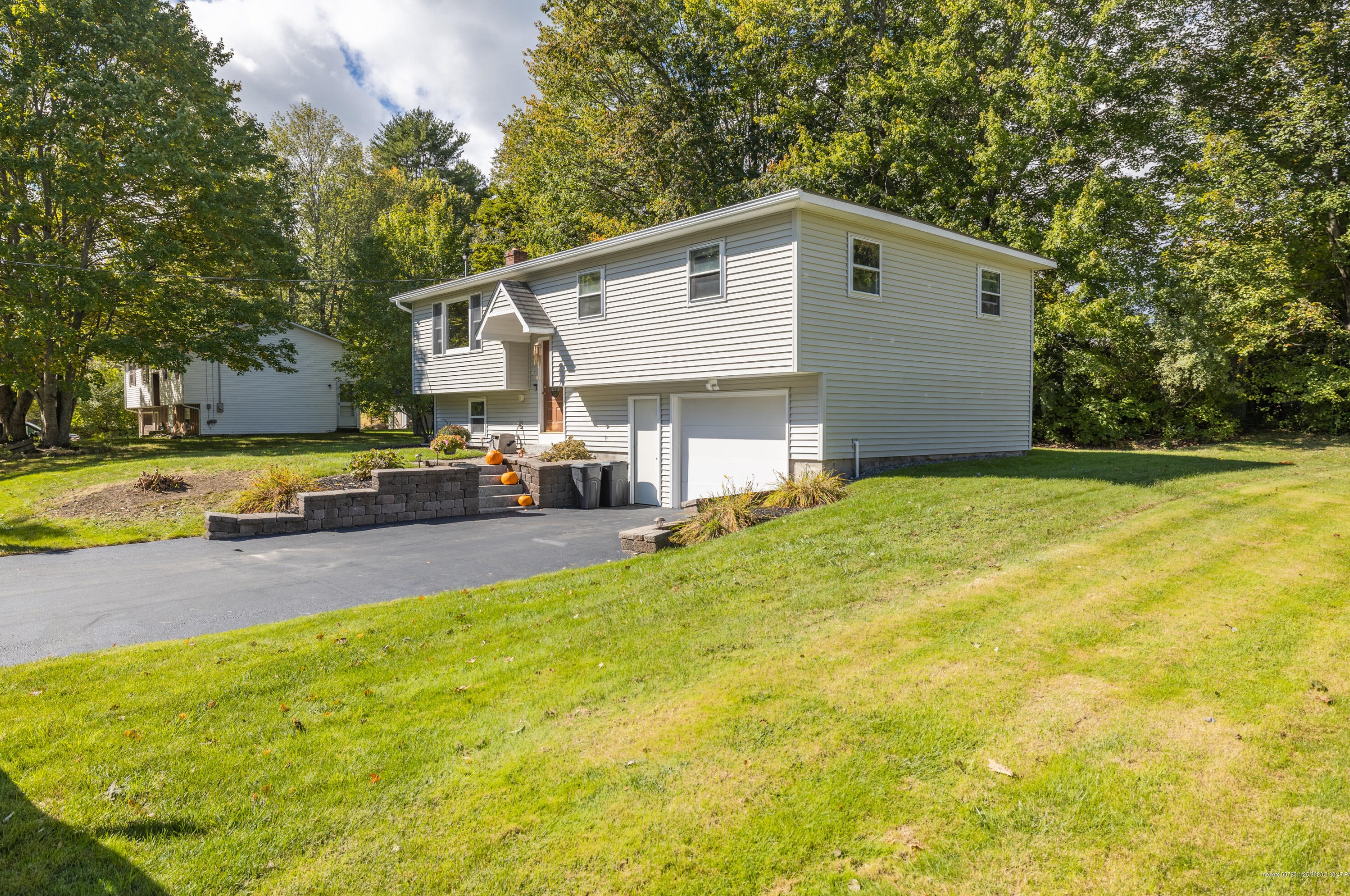 17 Andrea St, Lisbon, ME 04250