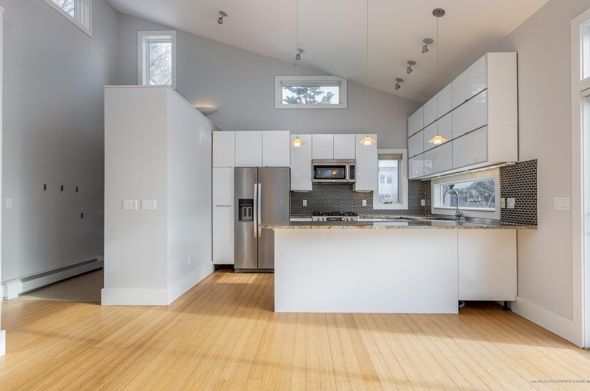 18 Rosedale St, Portland, ME 04103