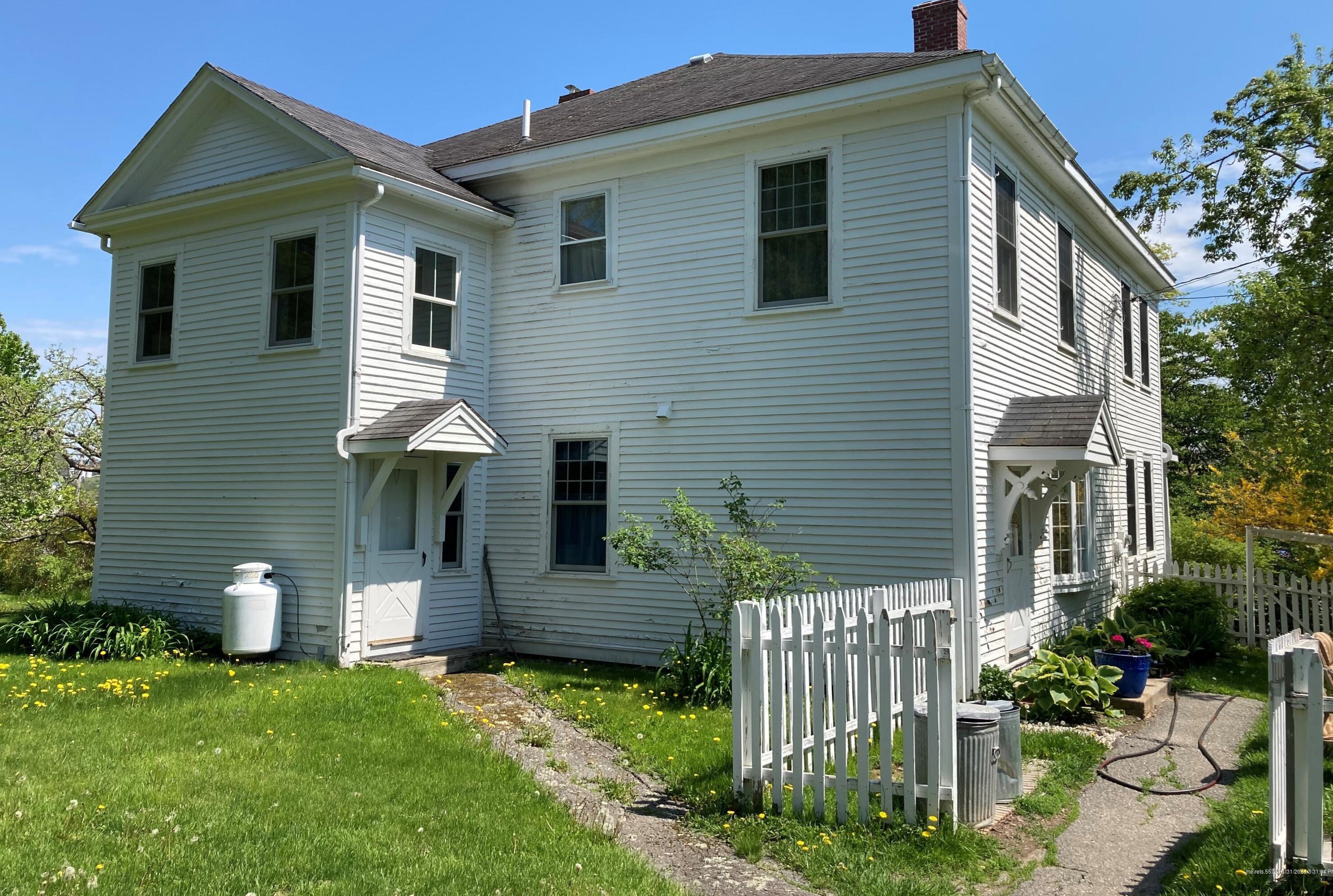 2 Main St, Blue Hill, ME 04614