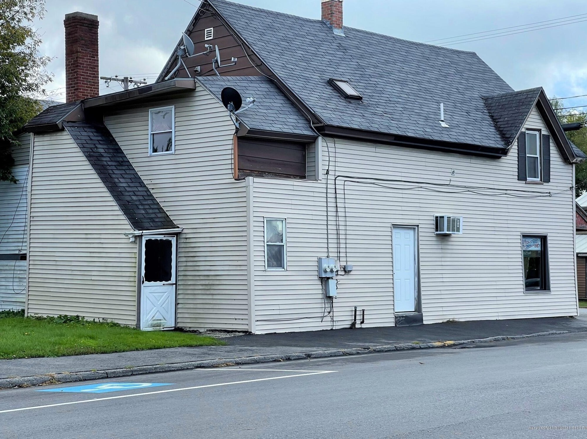 1144 Main St, Clinton ME  04927-3116 exterior