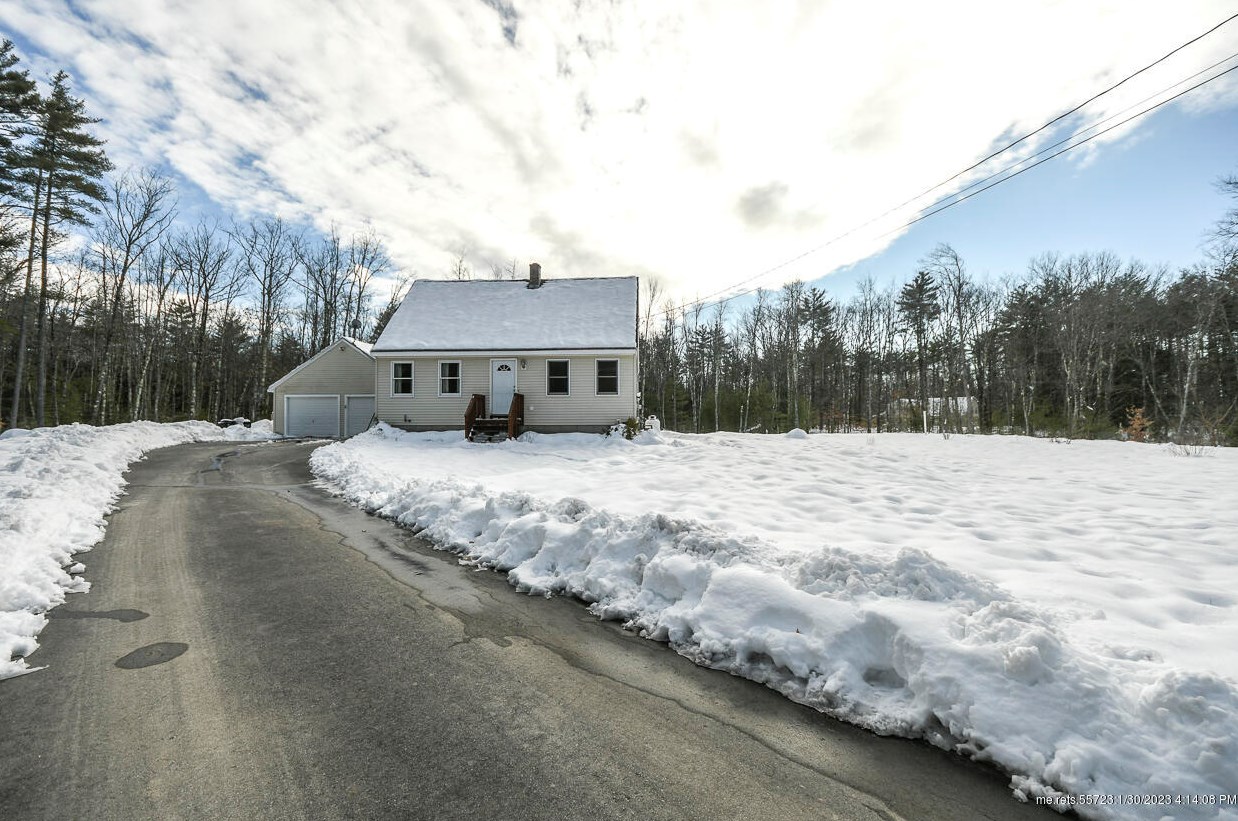 12 Oak Cir, Limerick, ME 04048