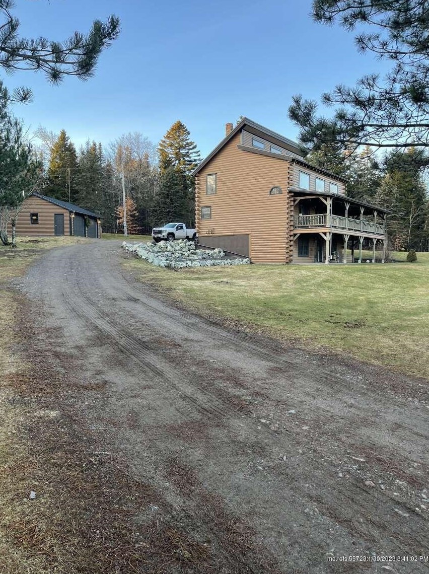 322 Ridge Rd, Robbinston, ME 04671