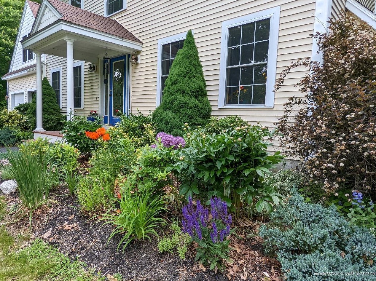 17 Victoria Ln, Windham ME  04062-4172 exterior