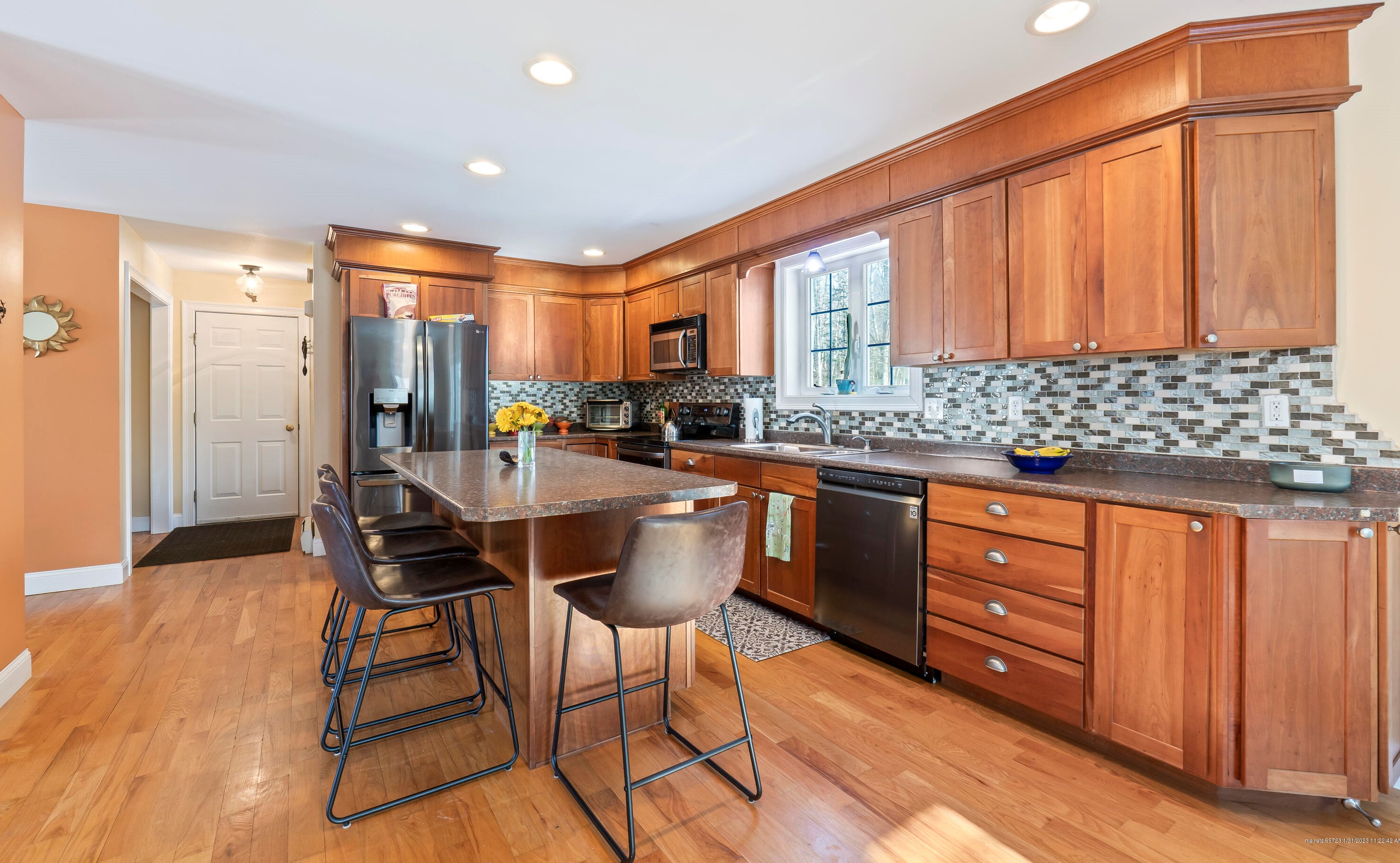 17 Victoria Ln, Windham ME  04062-4172 exterior