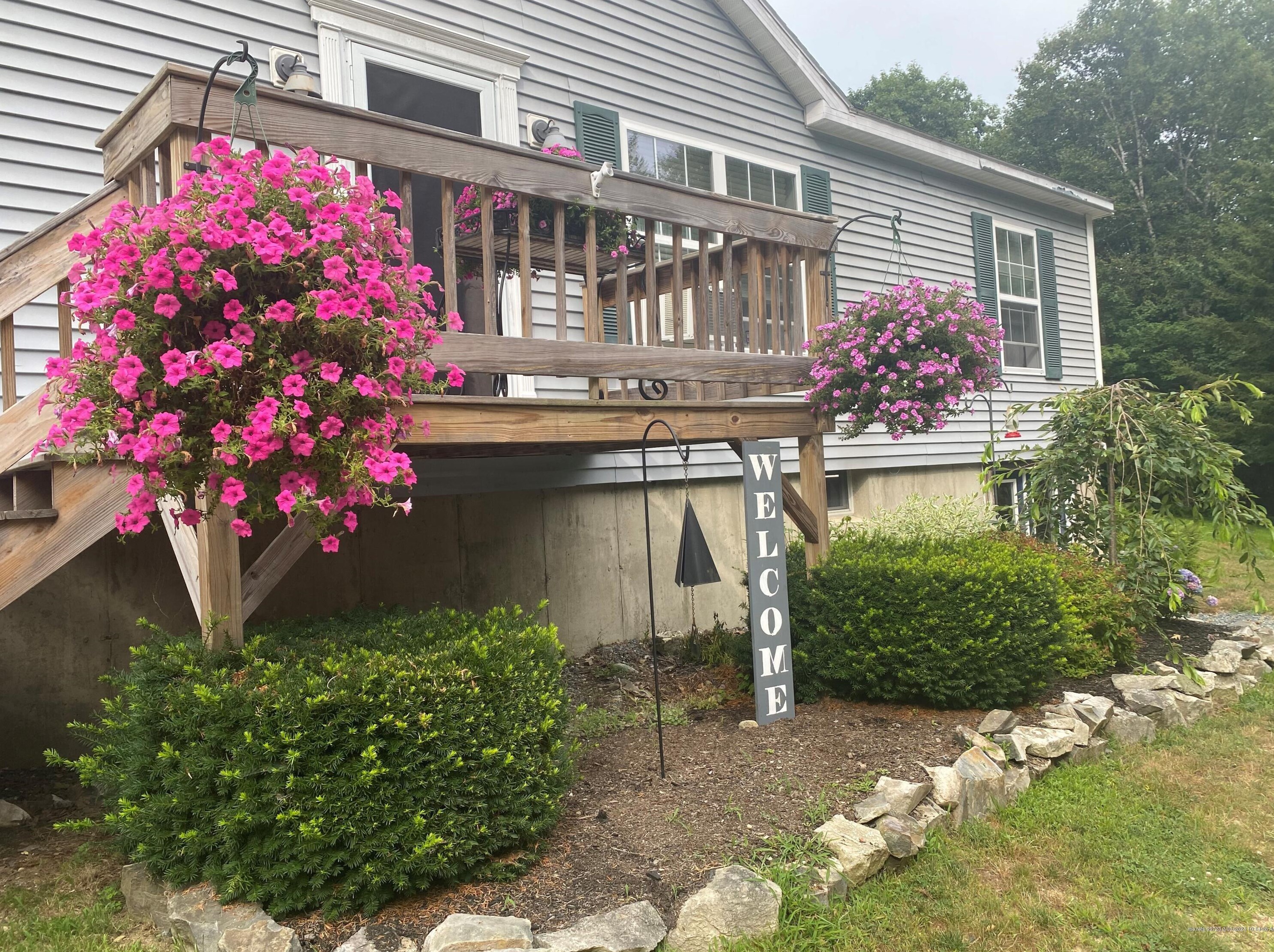 24 Jahoda Rd, Brooksville, ME 04617