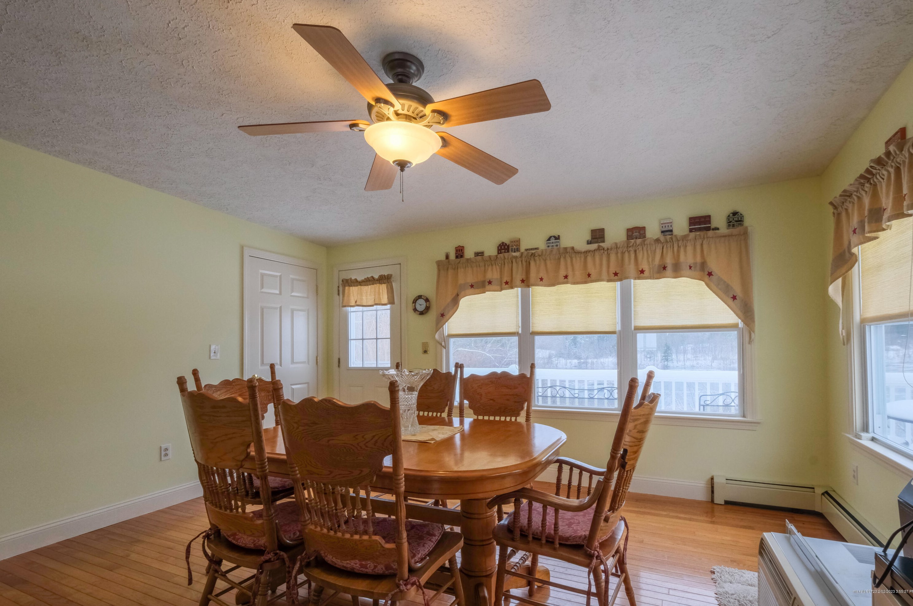 9 Albert Cir, Pittston ME  04345-5127 exterior