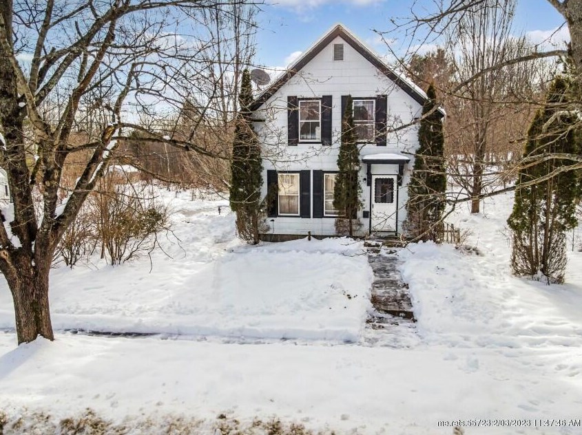 34 High St, Winthrop, ME 04364