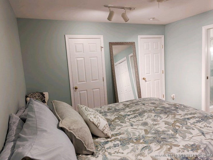 37 Constitution Ave, Newburgh ME  04444-1332 exterior