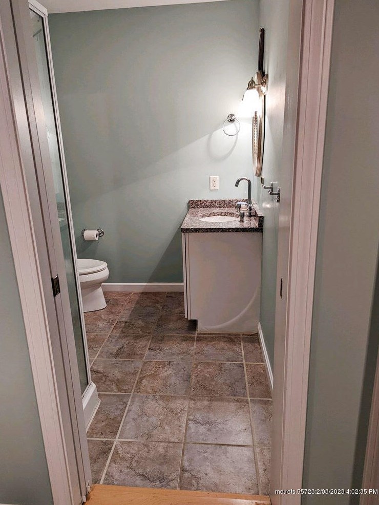 37 Constitution Ave, Newburgh ME  04444-1332 exterior