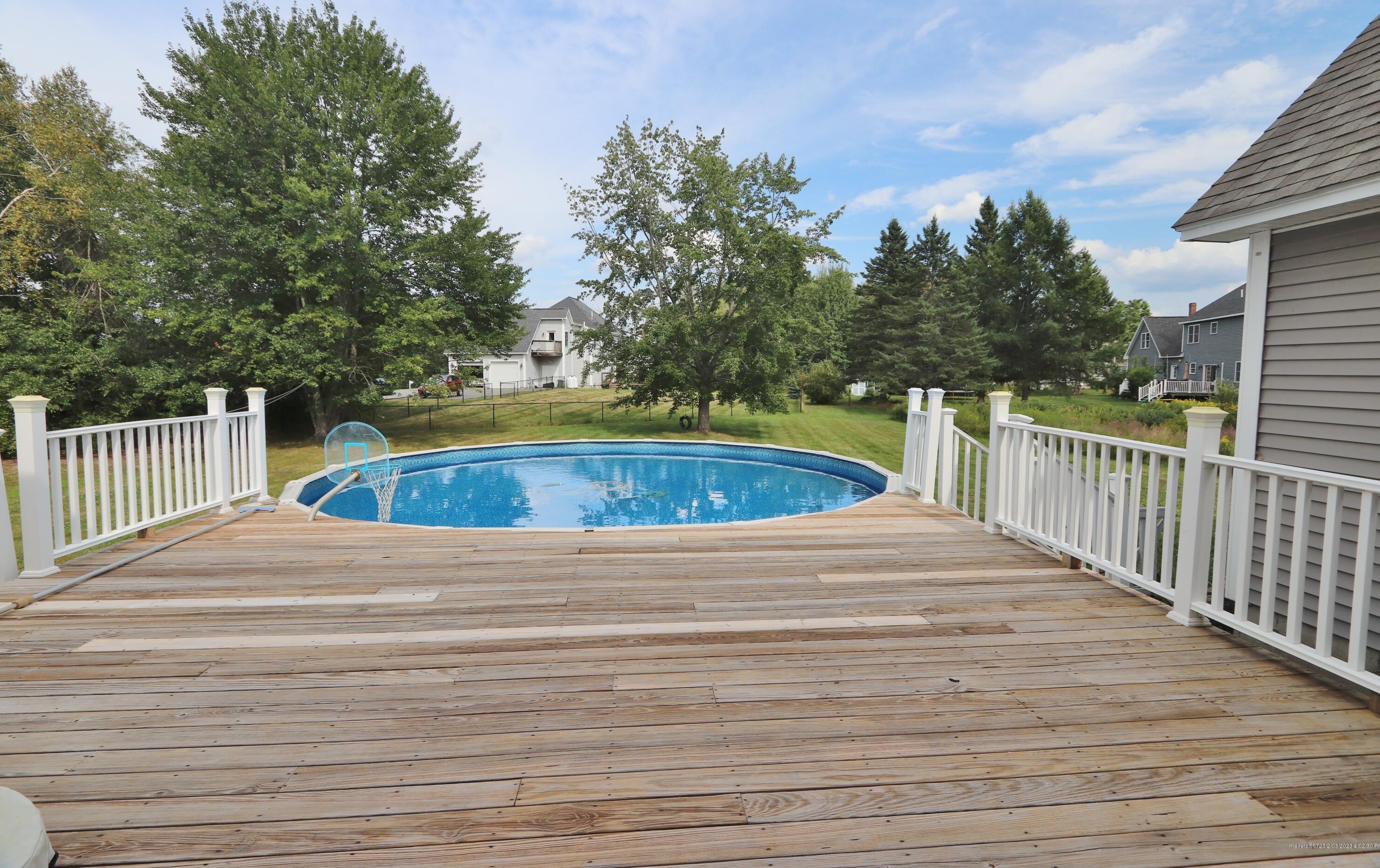 37 Constitution Ave, Newburgh ME  04444-1332 exterior