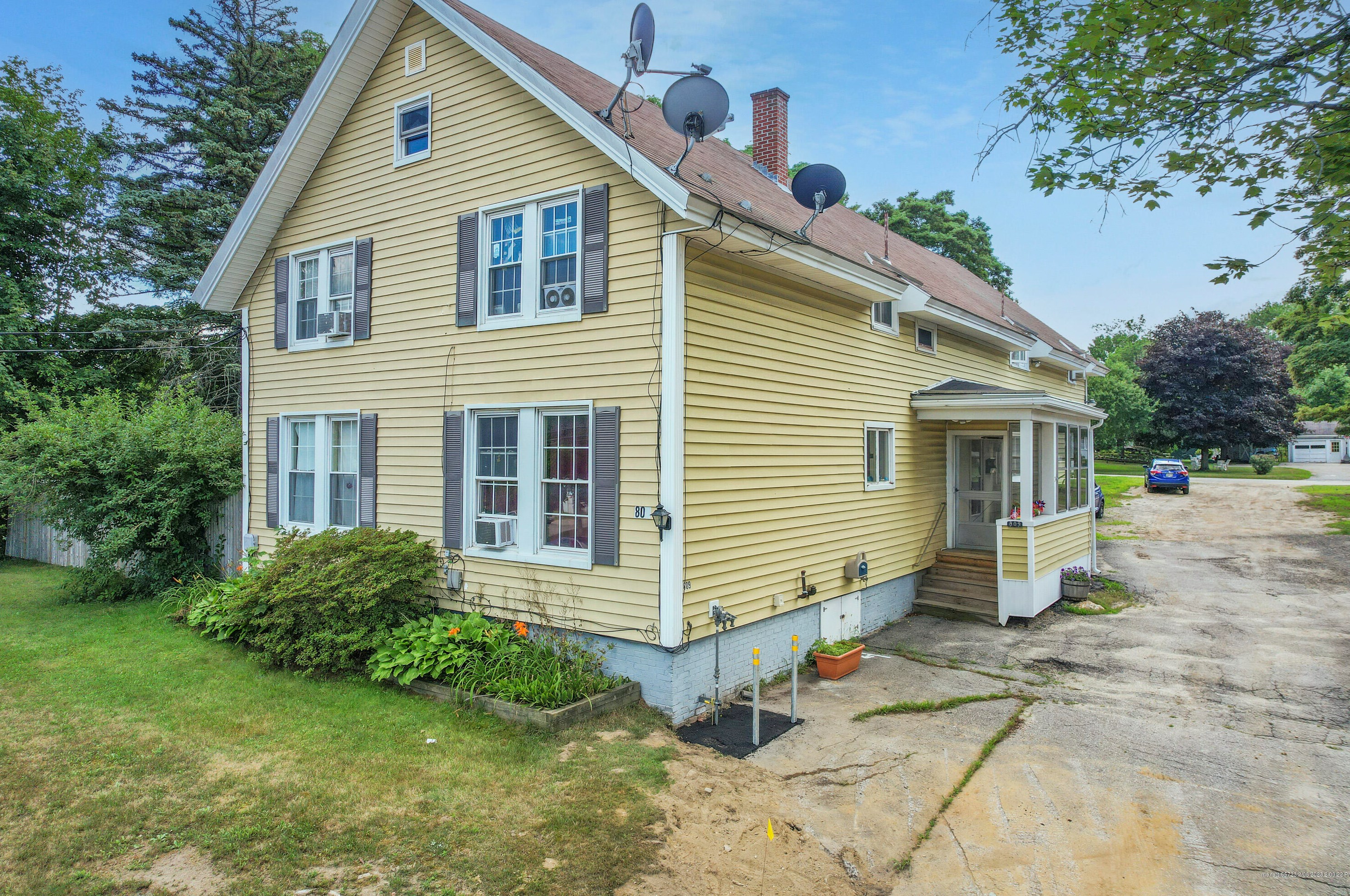 809 Sabattus St, Lewiston, ME 04240